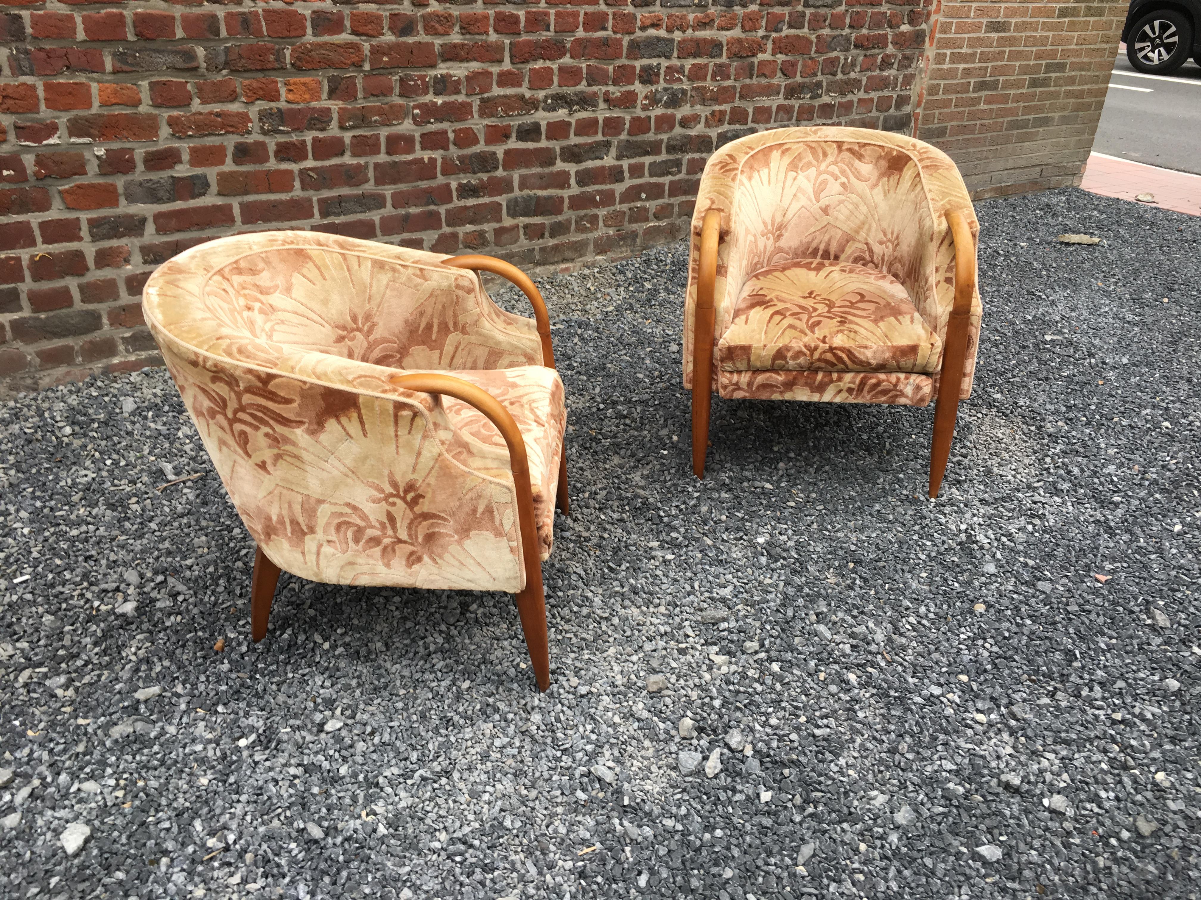 Mid-20th Century Pair of Art Deco Armchairs in Walnut and Velvet, circa 1930 For Sale