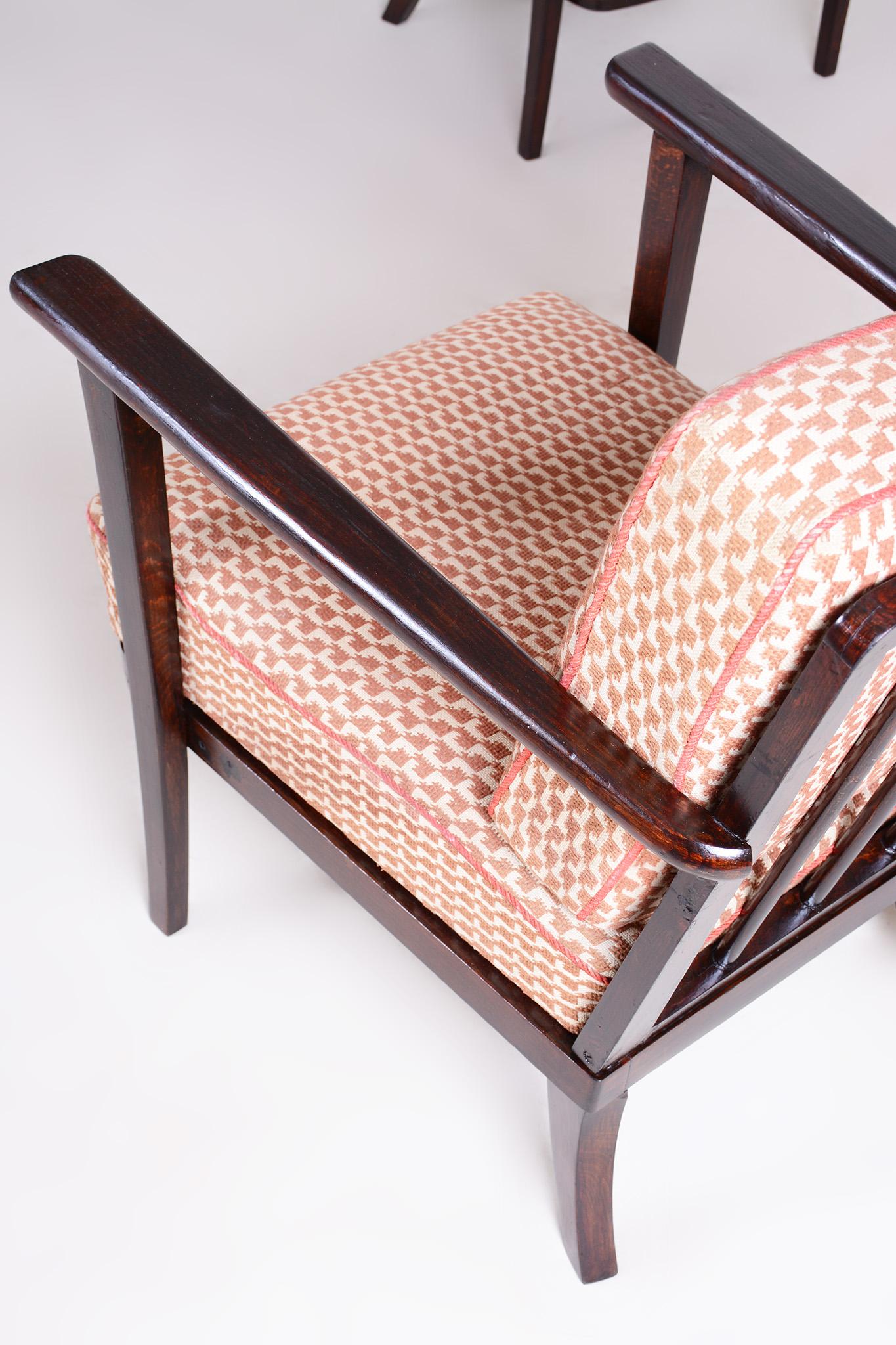 Paire de fauteuils Art Déco fabriqués dans les années 1930, non restaurés, en hêtre d'origine en vente 4