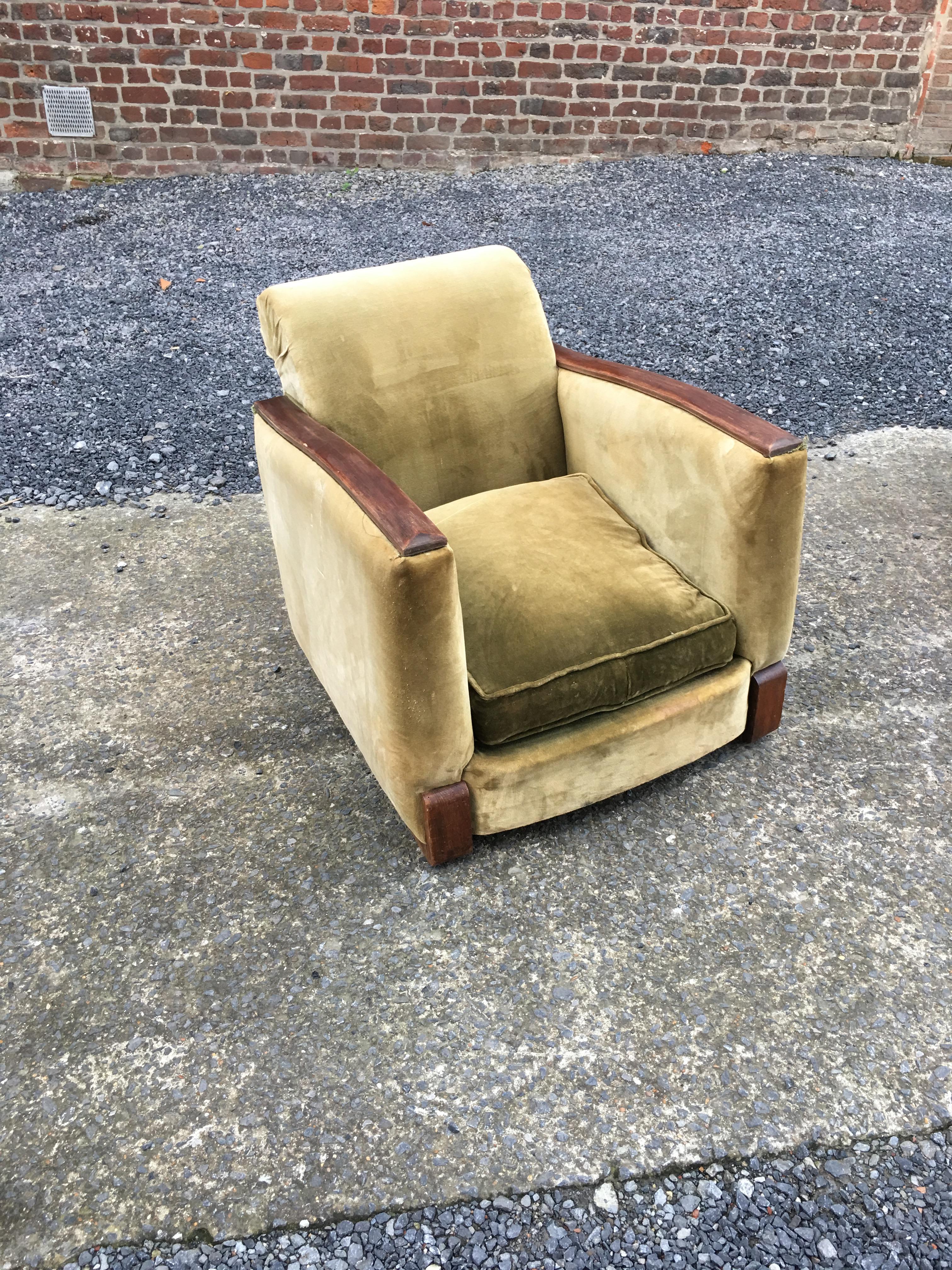 Paire de fauteuils Art Déco, acajou et tissu, vers 1930.