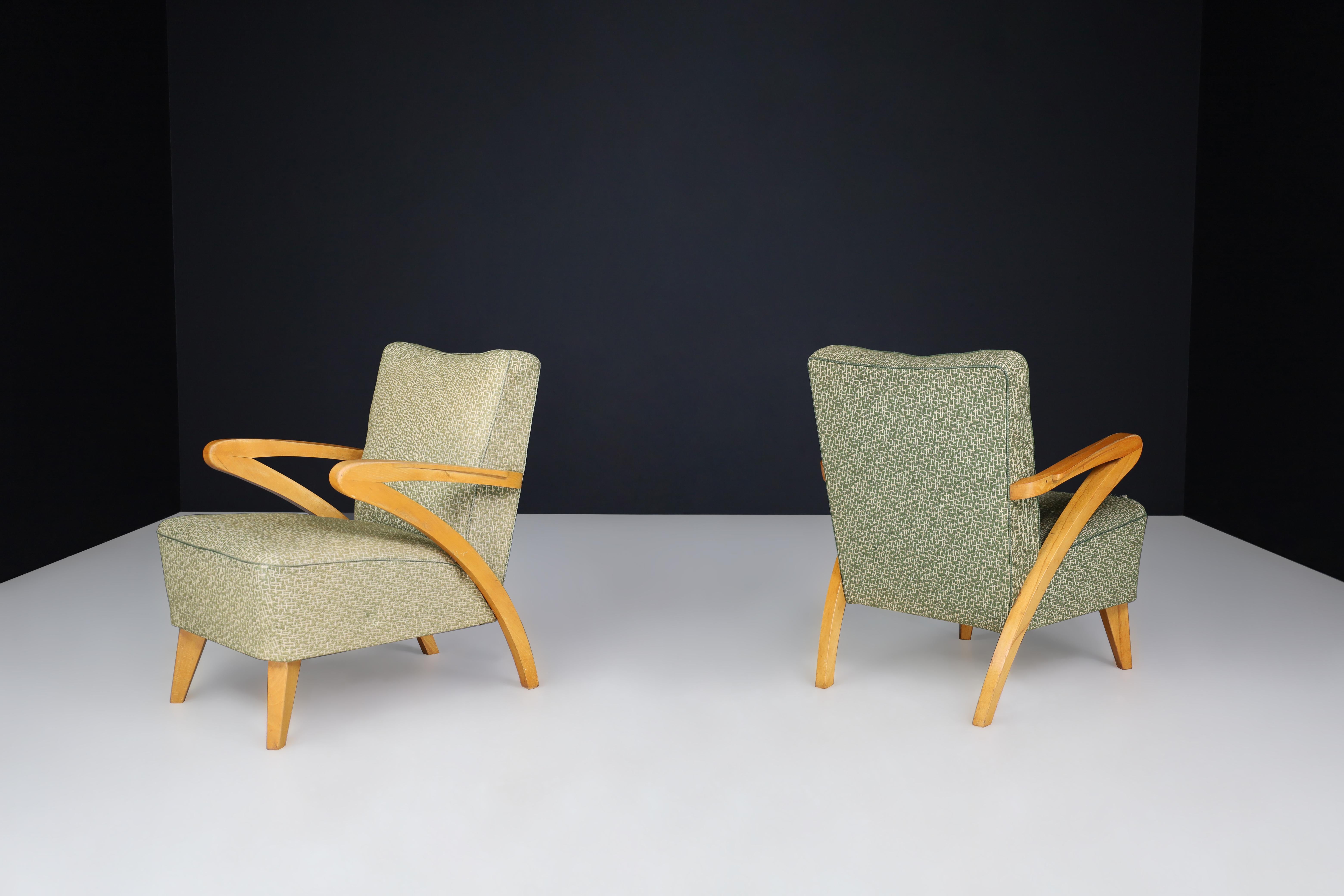 20th Century Pair of Art Deco Armchairs with Original Upholstery, Prague, 1930s For Sale