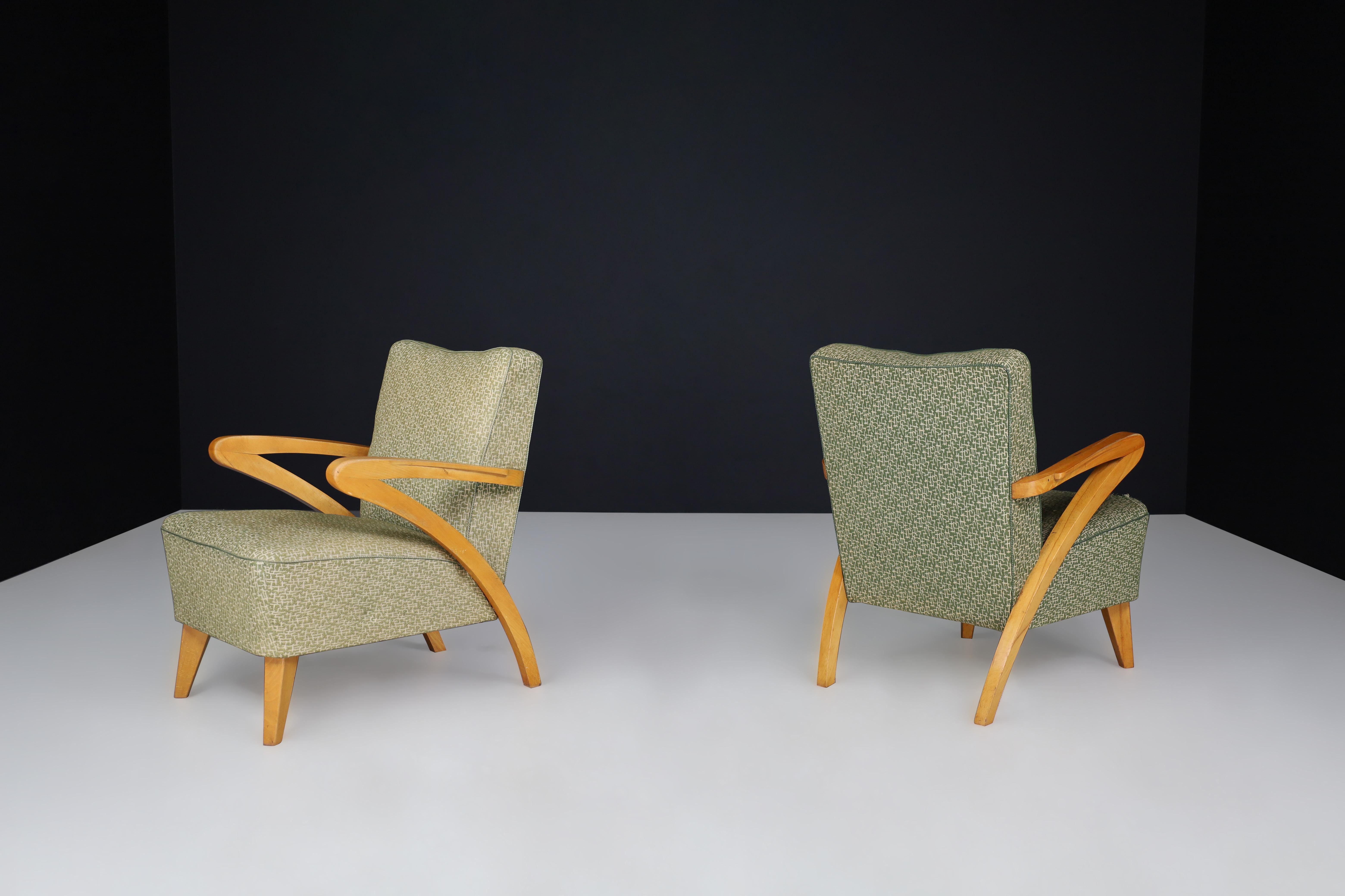 Pair of Art Deco Armchairs with Original Upholstery, Prague, 1930s For Sale 3