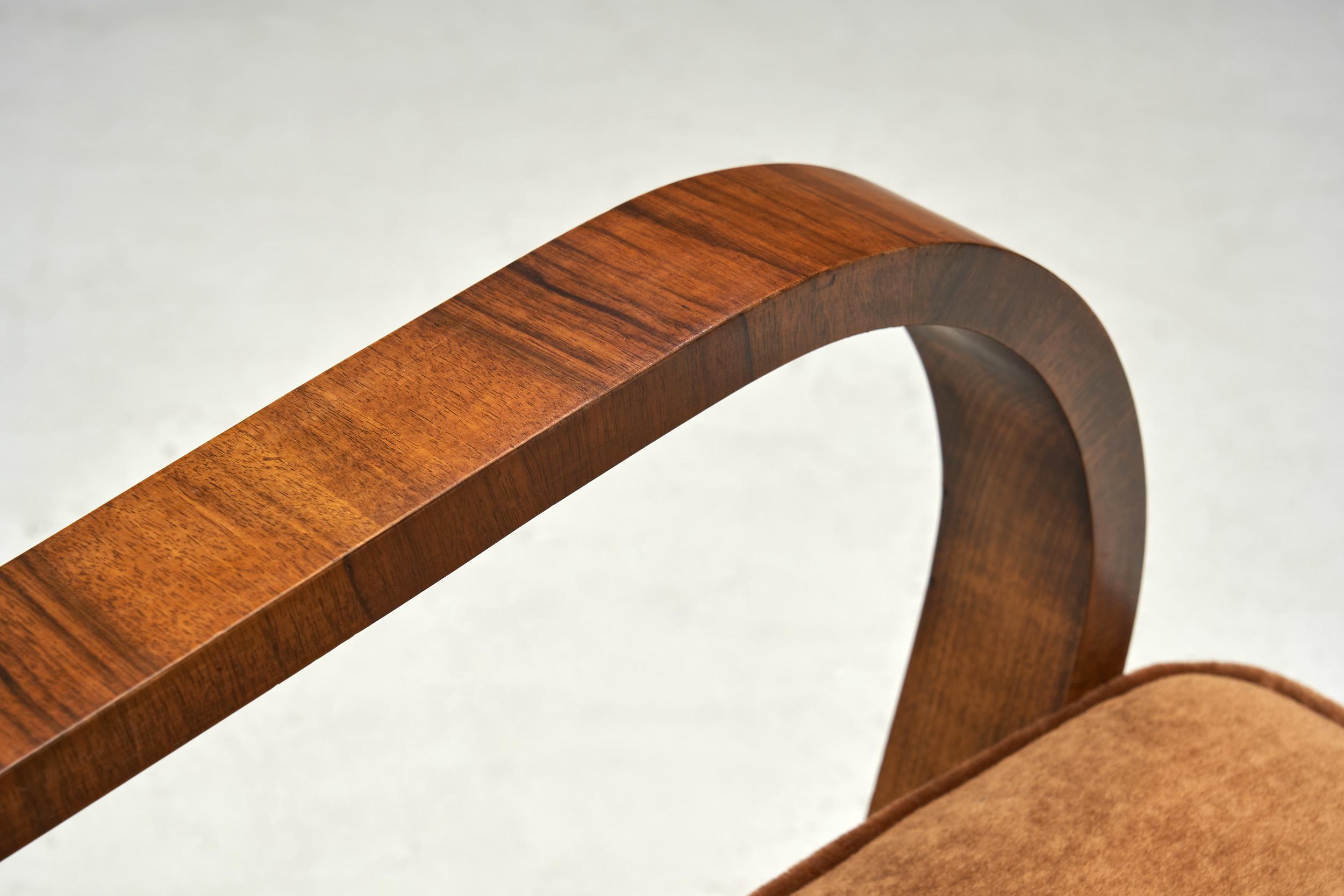 Paire de fauteuils Art déco à accoudoirs arrondis, Europe, XXe siècle en vente 4