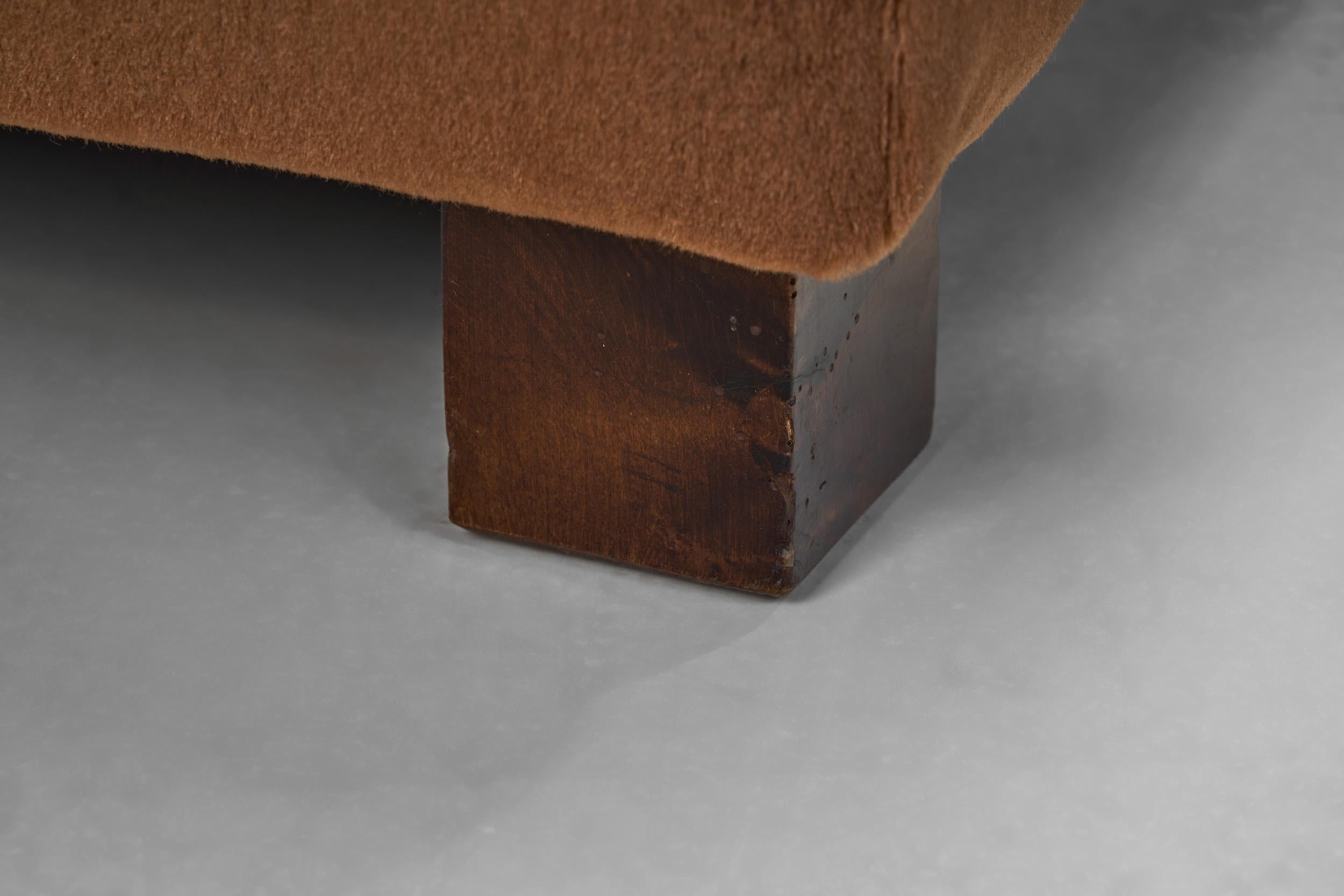 Paire de fauteuils Art déco à accoudoirs arrondis, Europe, XXe siècle en vente 8