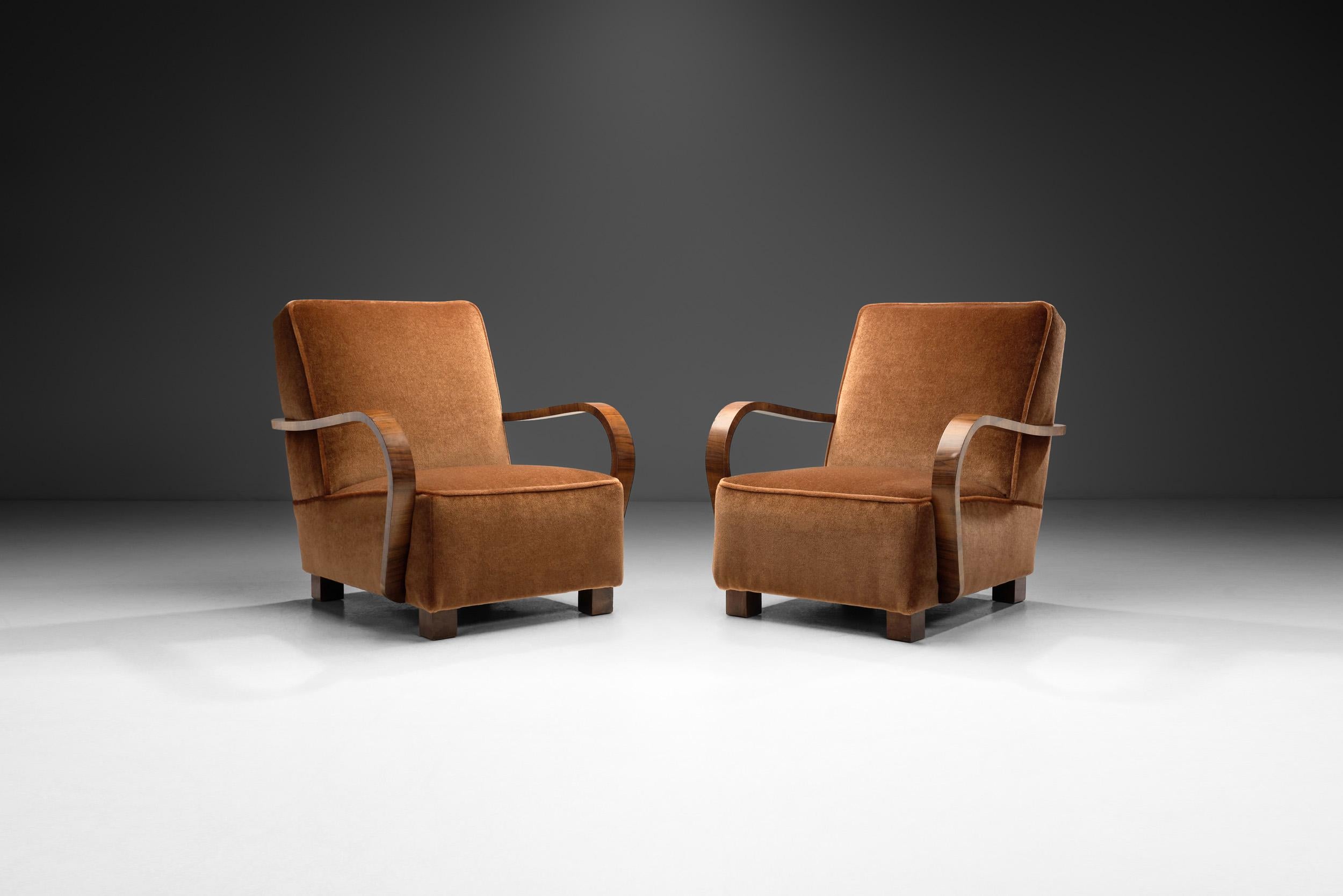 Le mouvement Art déco s'est inspiré de ses prédécesseurs, tels que l'Art nouveau et le cubisme, et a transformé le monde de la décoration intérieure. Caractérisée par des formes géométriques, des matériaux riches et une esthétique luxueuse, son