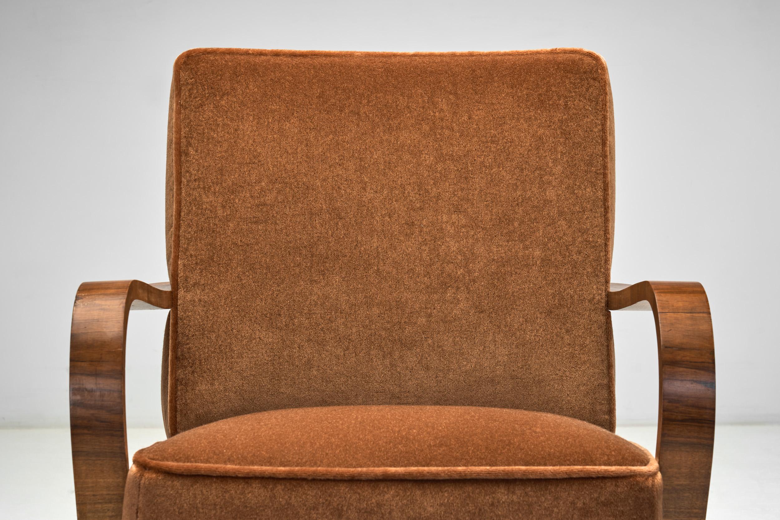 Paire de fauteuils Art déco à accoudoirs arrondis, Europe, XXe siècle en vente 1