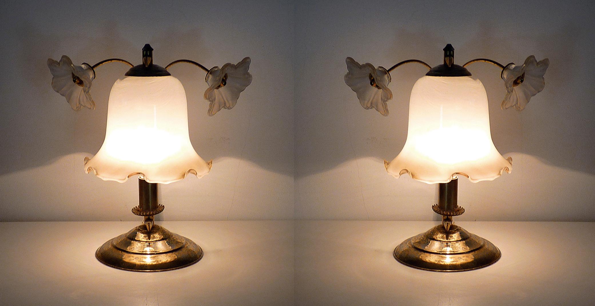 Pair of Art Deco & Art Nouveau Amber Glass Flowers Gilt Table Lamps, circa 1930 In Good Condition For Sale In Coimbra, PT