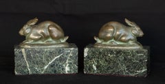 Paar österreichische Bronzehasen aus dem Art déco, signiert R. Desset