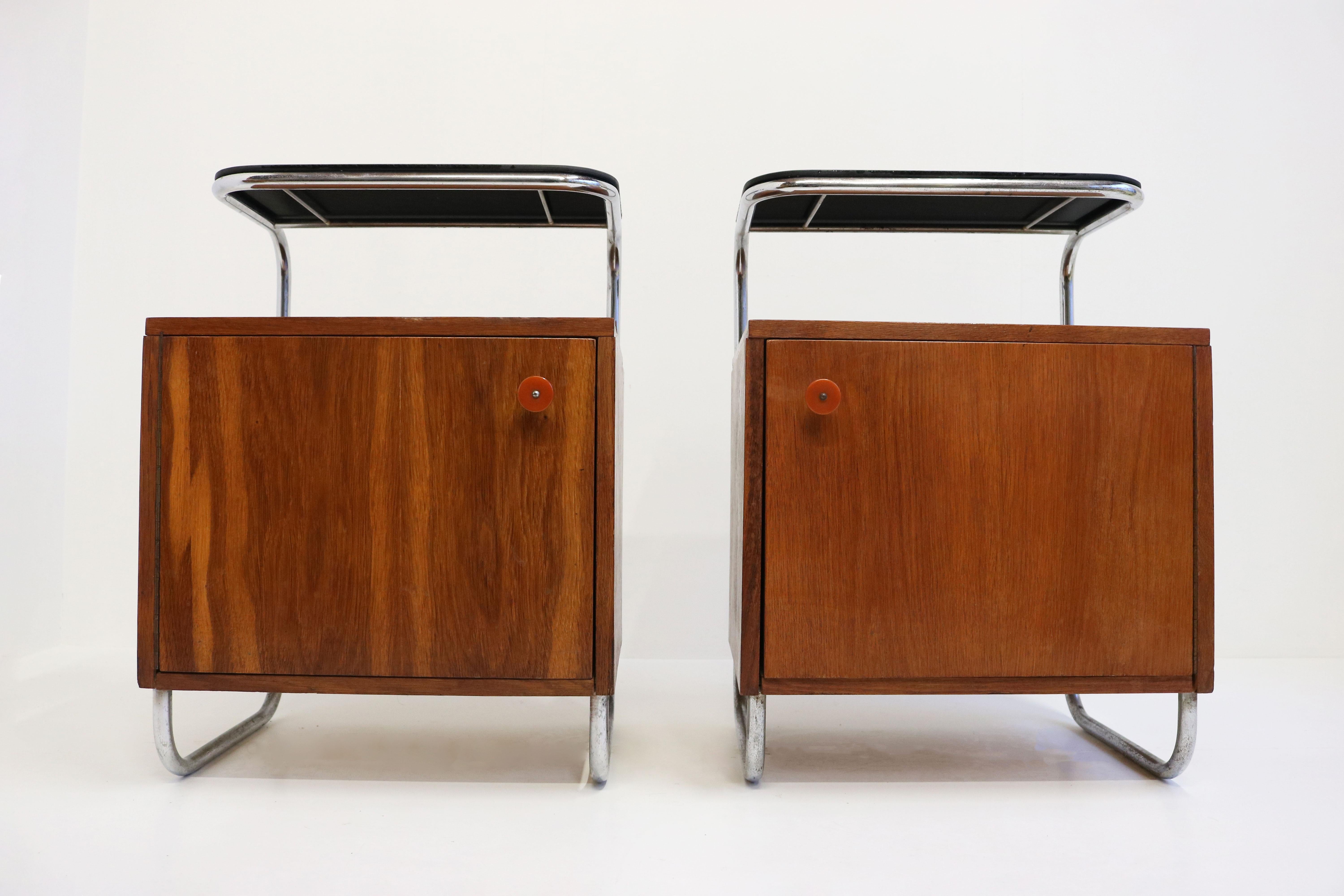 Mid-20th Century Pair of Art Deco Bauhaus Bedside Tables / Nightstands 1930 Chrome Black Glass 
