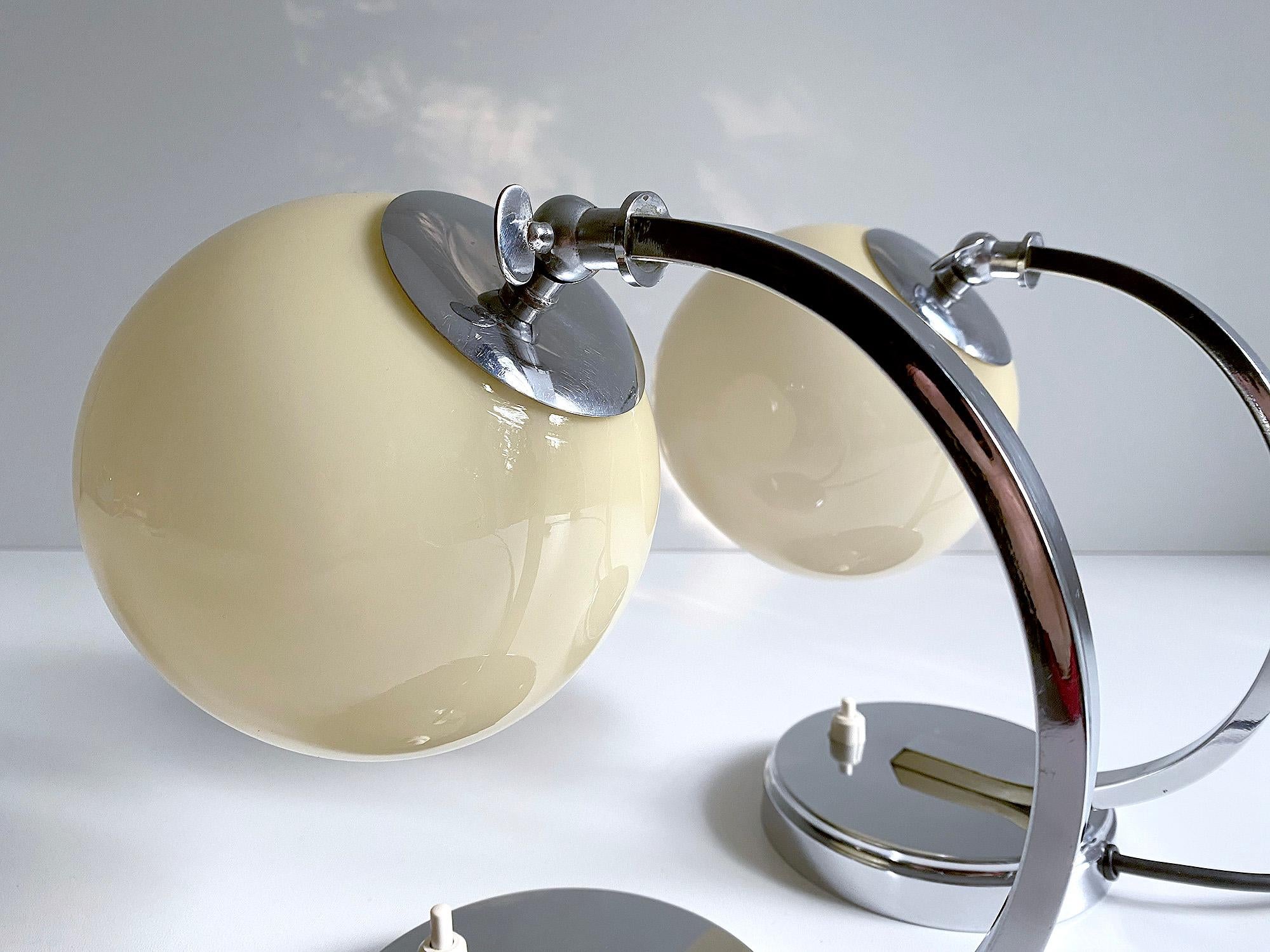  Pair of Art Deco Bauhaus Table Lamps Lights, Chrome Opaline  Glass, 1930s  For Sale 4