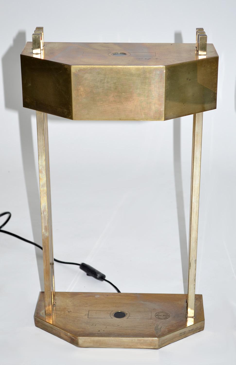 Début du 20ème siècle Paire de lampes de table Art Déco Bauhaus en laiton par Marcel Breuer, Exposition 1925
