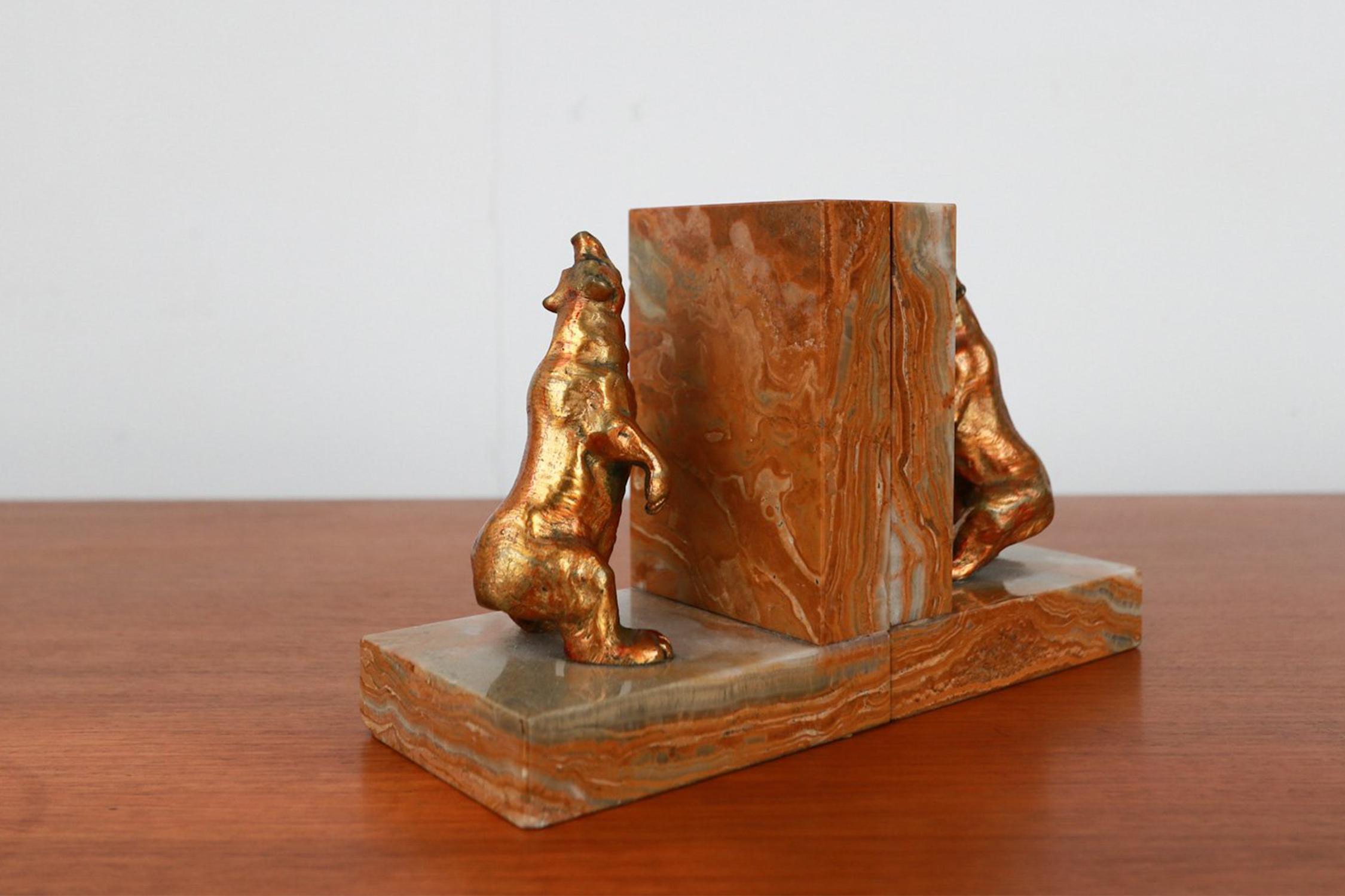 Pair of Art Deco bear bookends in marble and brass, France 1930s For Sale 4