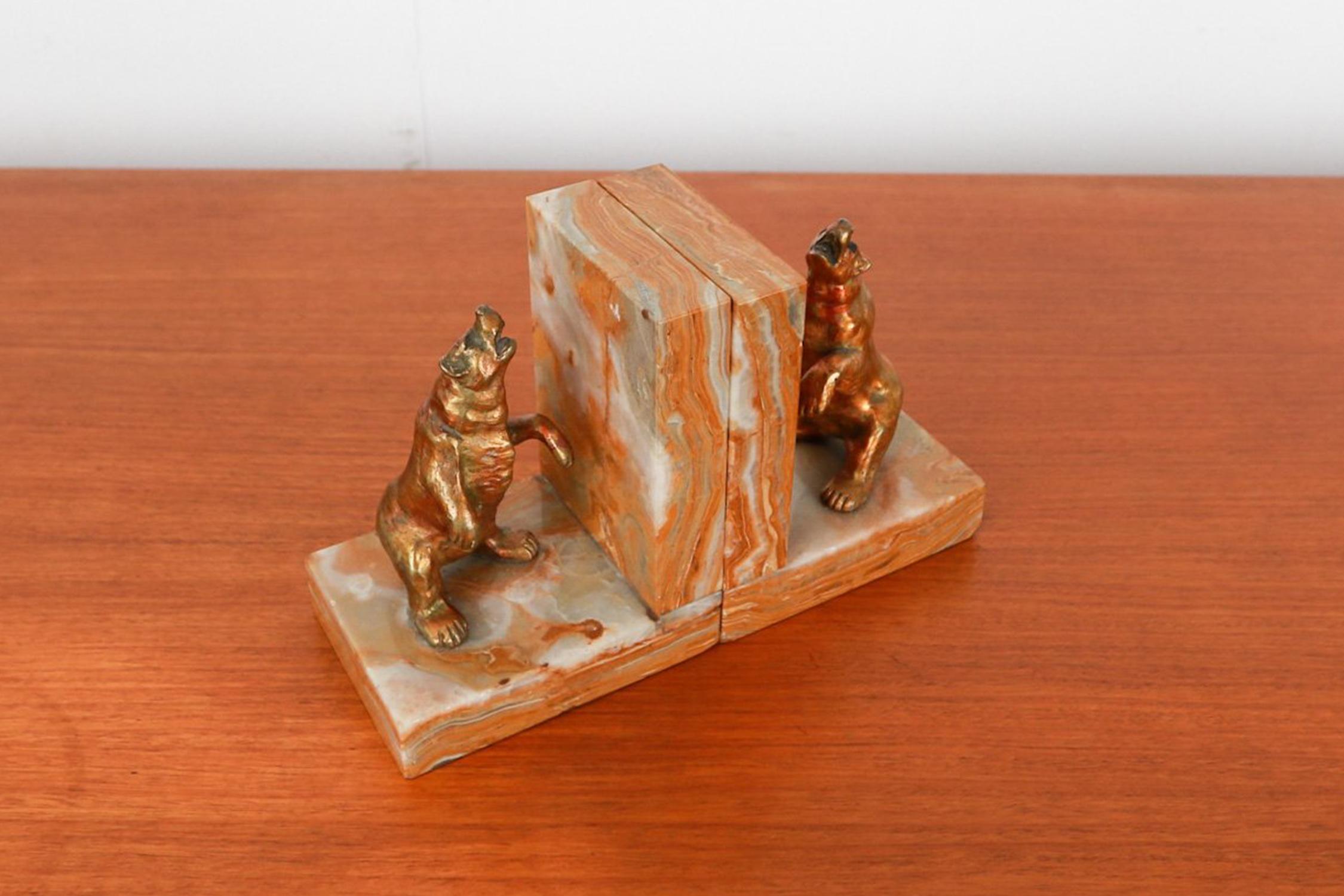 Mid-20th Century Pair of Art Deco bear bookends in marble and brass, France 1930s For Sale