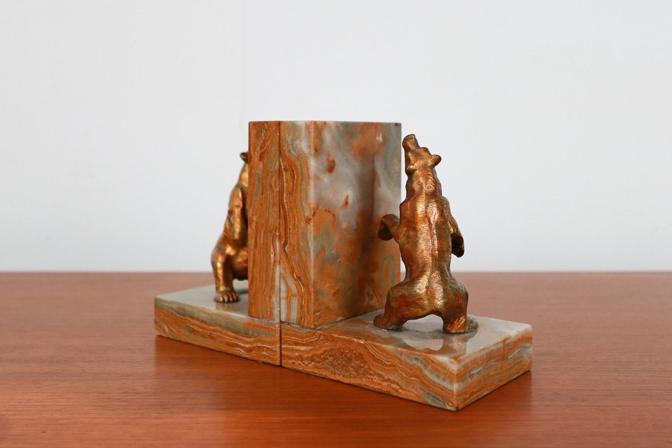 Pair of Art Deco bear bookends in marble and brass, France 1930s For Sale 3