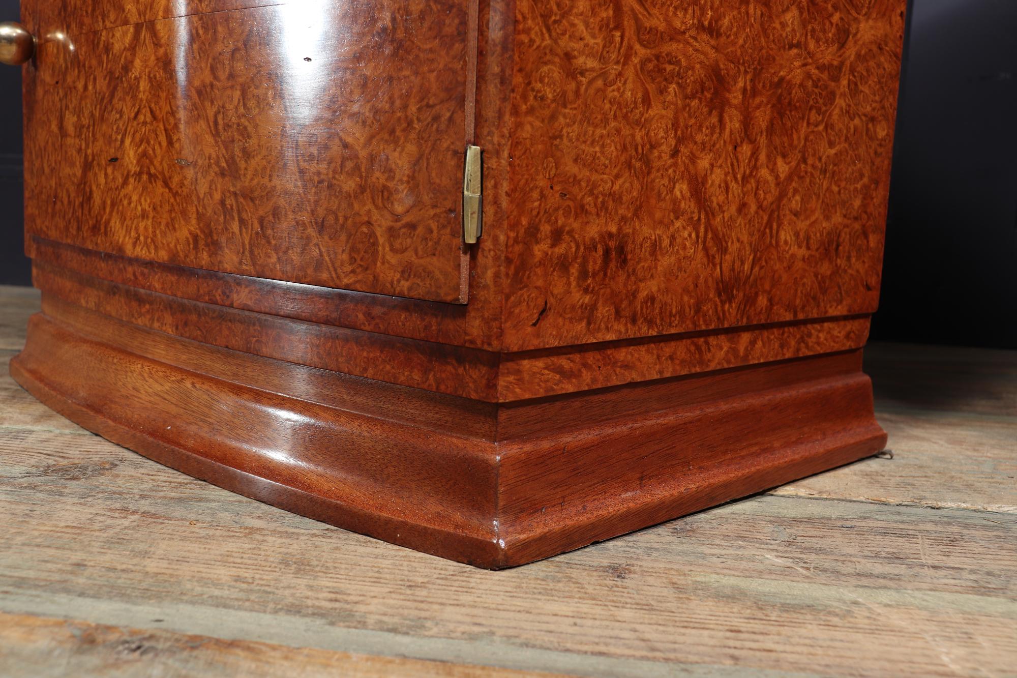 Pair of Art Deco Bedside Cabinets in Amboyna For Sale 3
