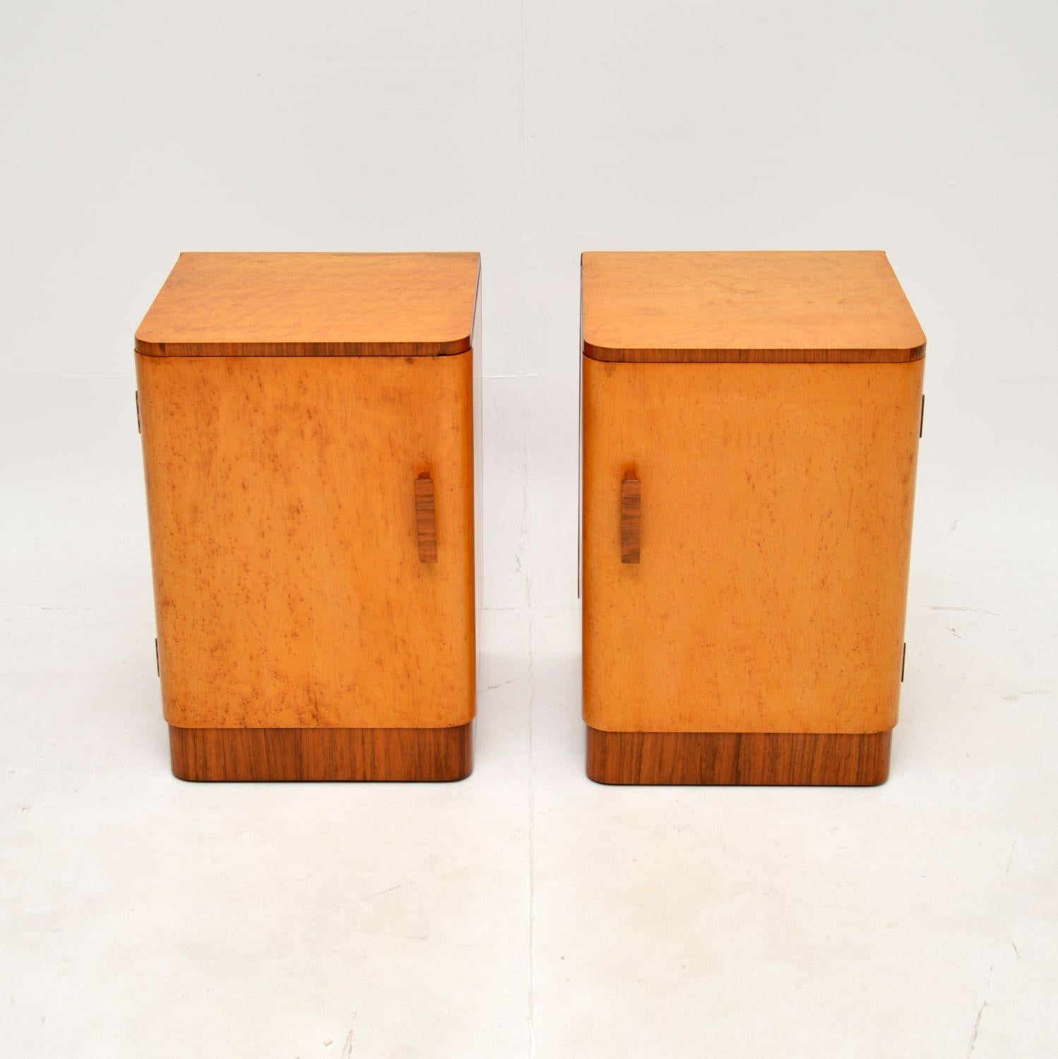 A stunning pair of Art Deco bedside cabinets in birds eye maple and walnut. They were made in England, they date from the 1920-30’s.

They are beautifully made and are of superb quality. The birds eye maple has a gorgeous blonde colour tone with