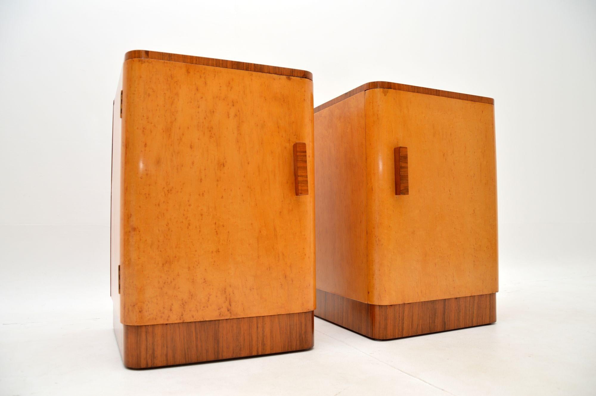 Early 20th Century Pair of Art Deco Bedside Cabinets in Birds Eye Maple and Walnut