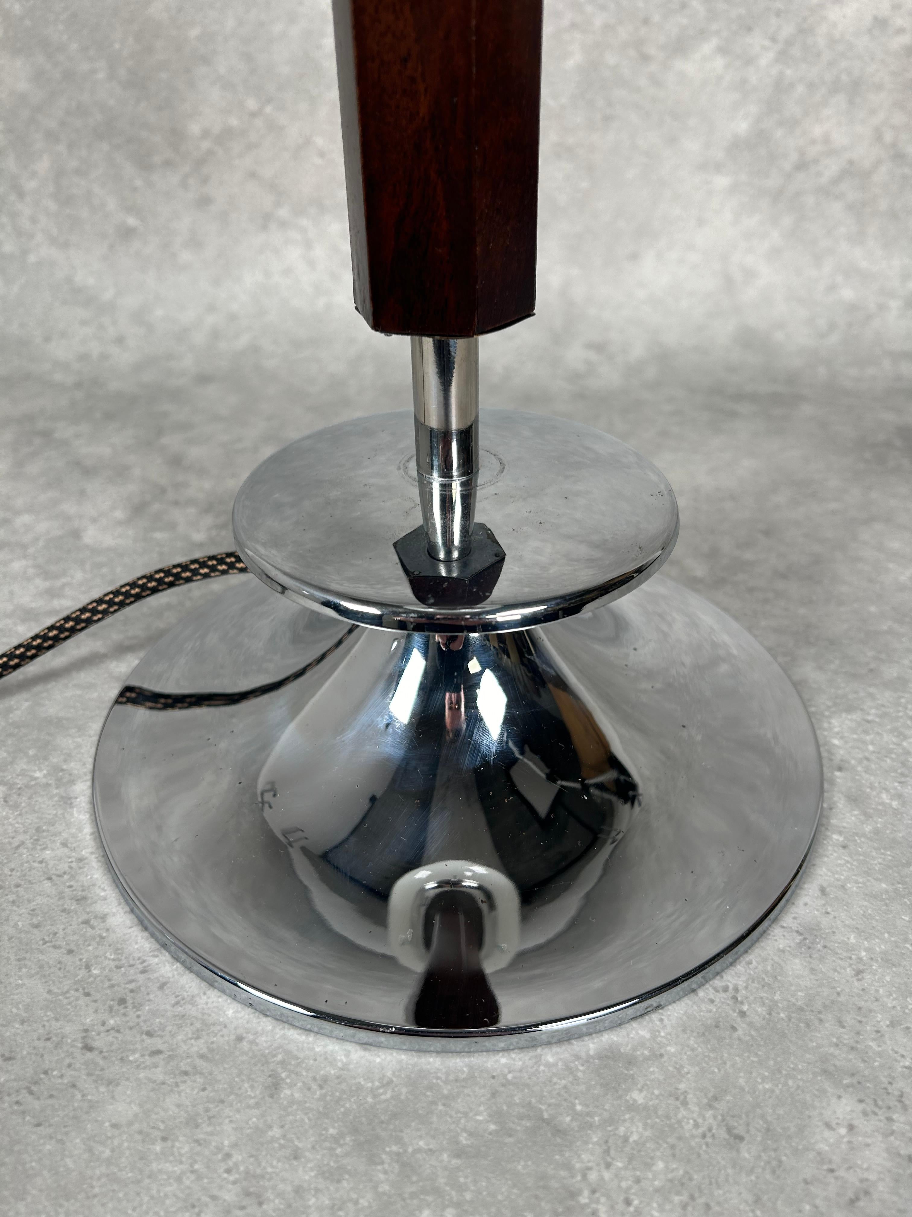 Pair of art deco bedside table lamps For Sale at 1stDibs