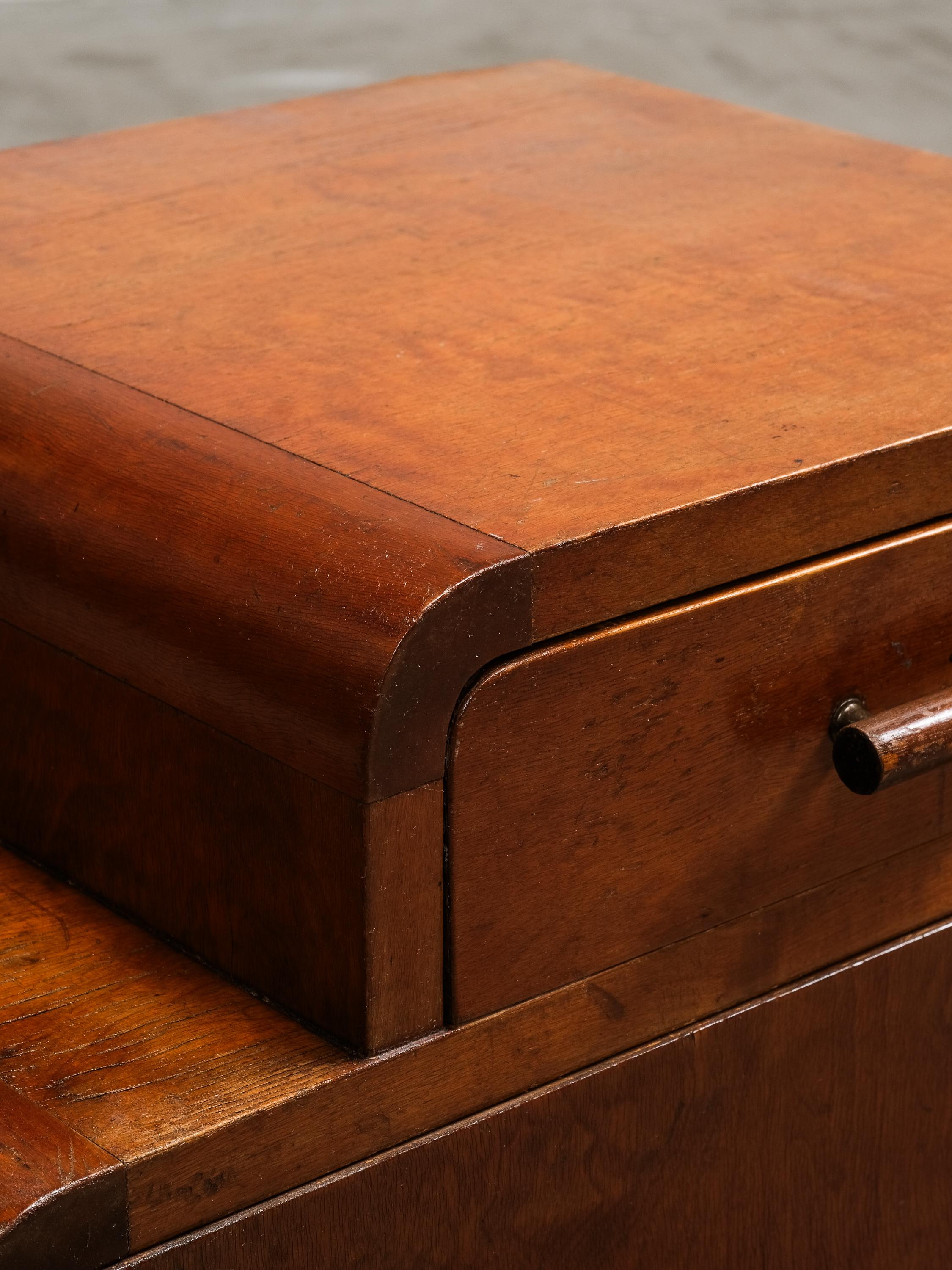 Paire de tables de chevet Art déco, années 1930 en vente 5