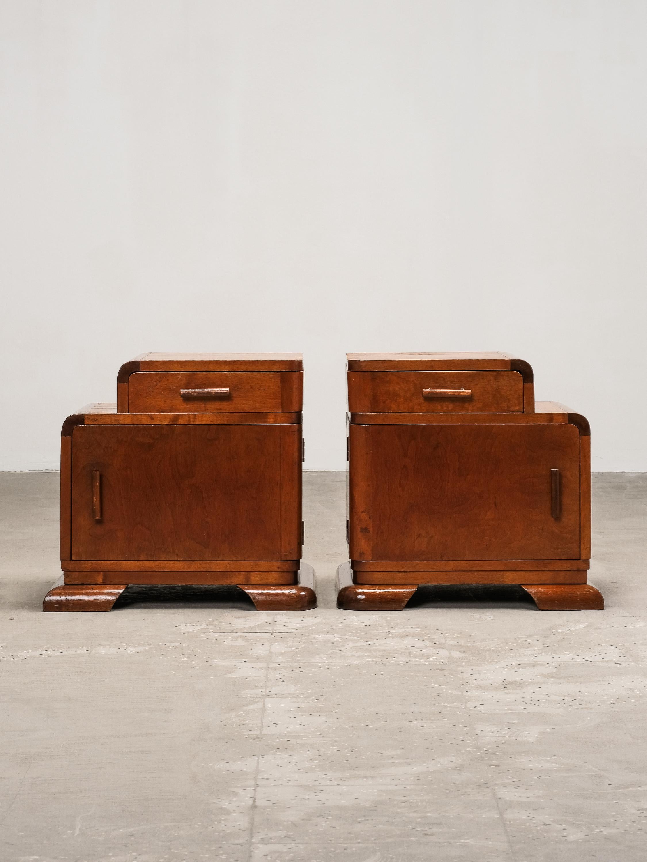 Paire de tables de chevet Art déco, années 1930 en vente 8