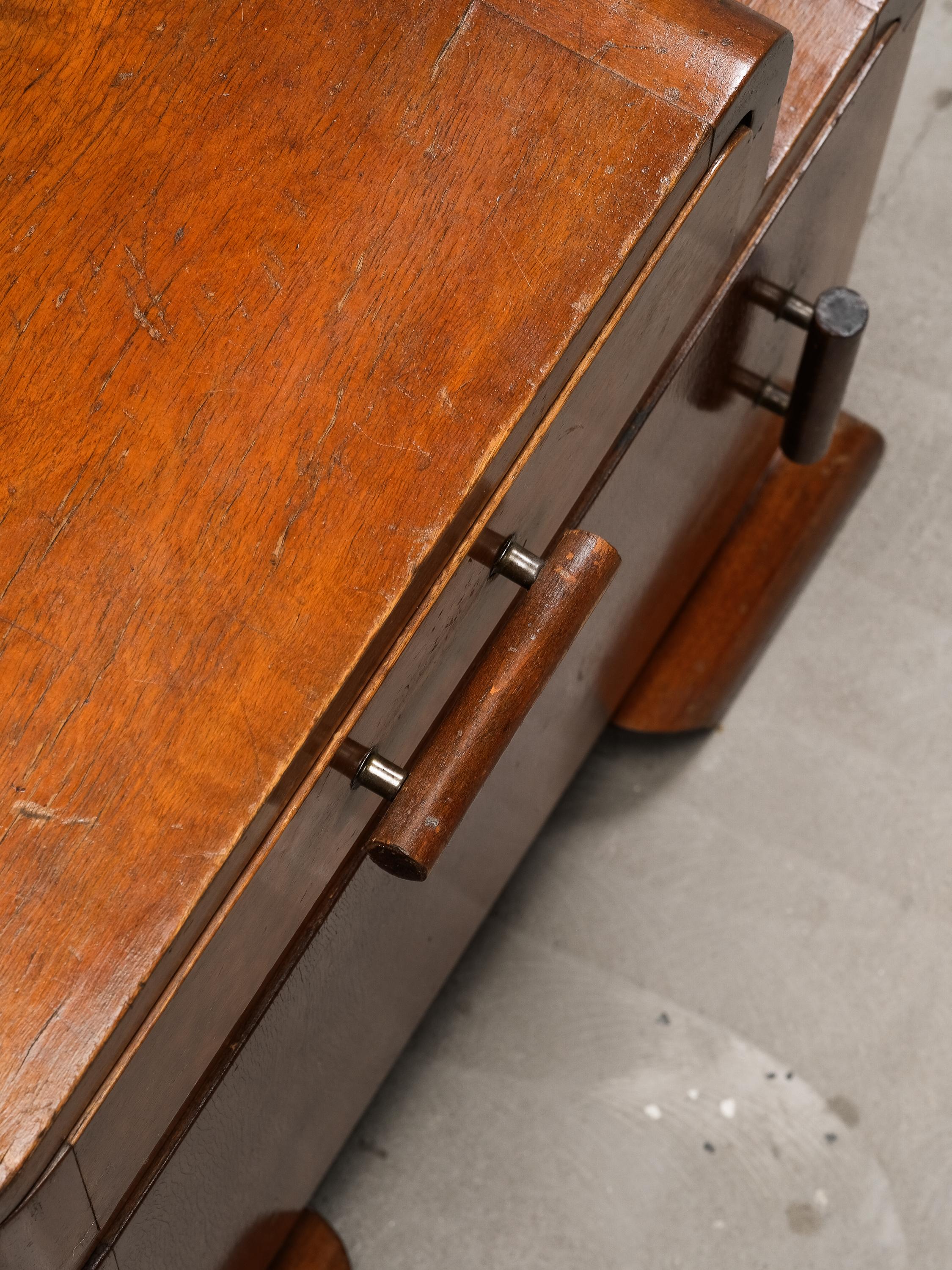 Paire de tables de chevet Art déco, années 1930 en vente 11