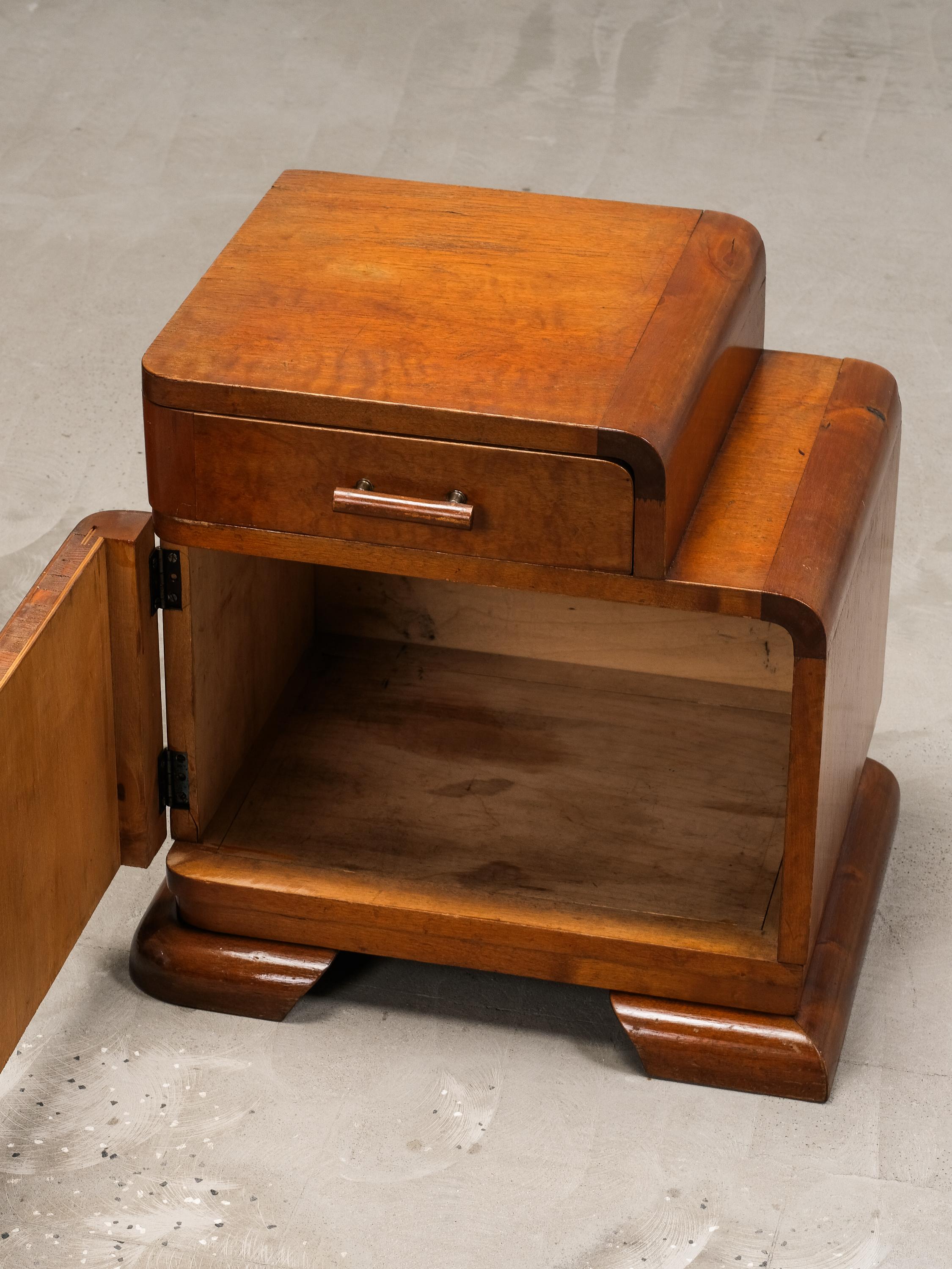 Paire de tables de chevet Art déco, années 1930 en vente 2
