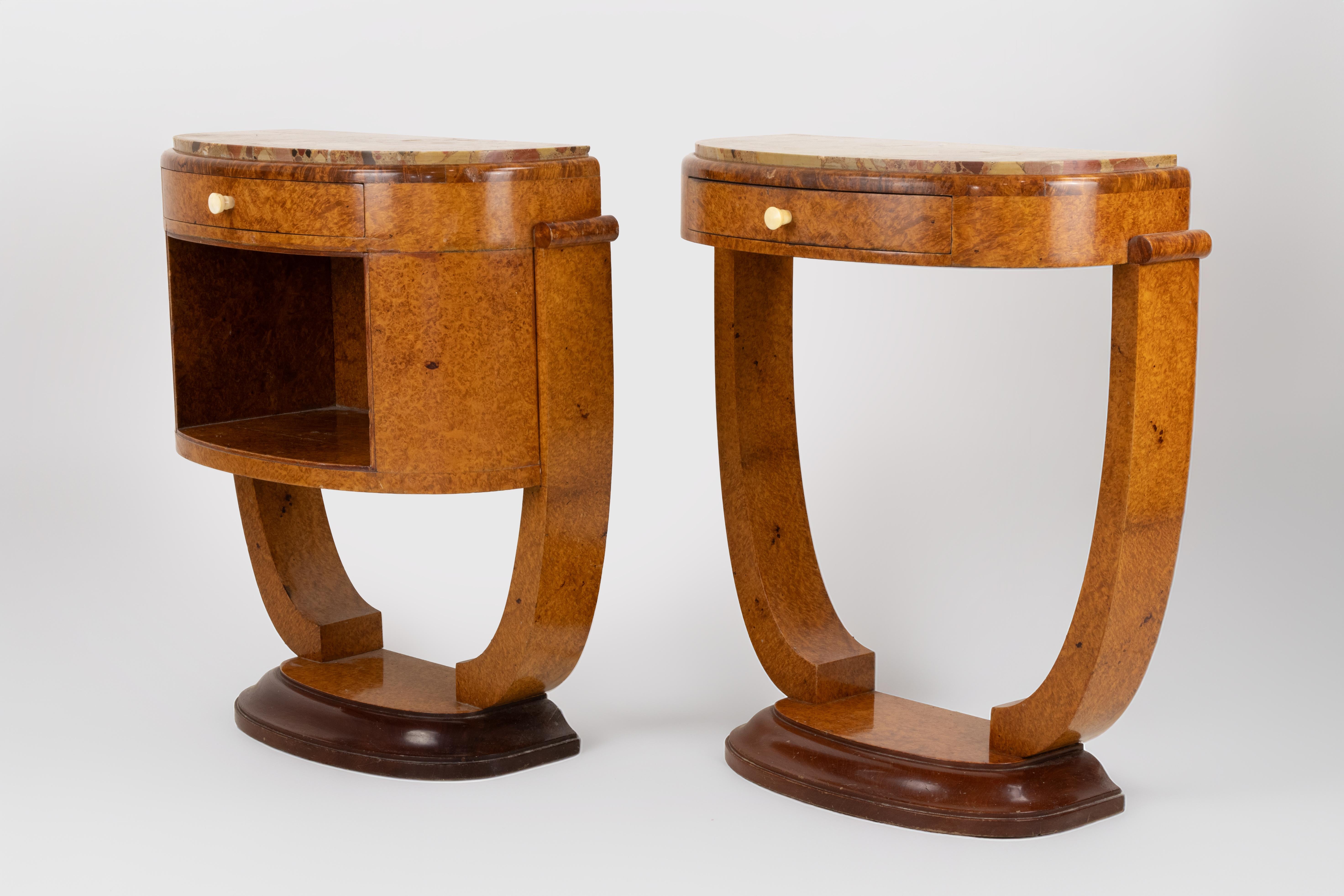 Art déco Paire de tables de chevet Art Déco par Jules Leleu en vente