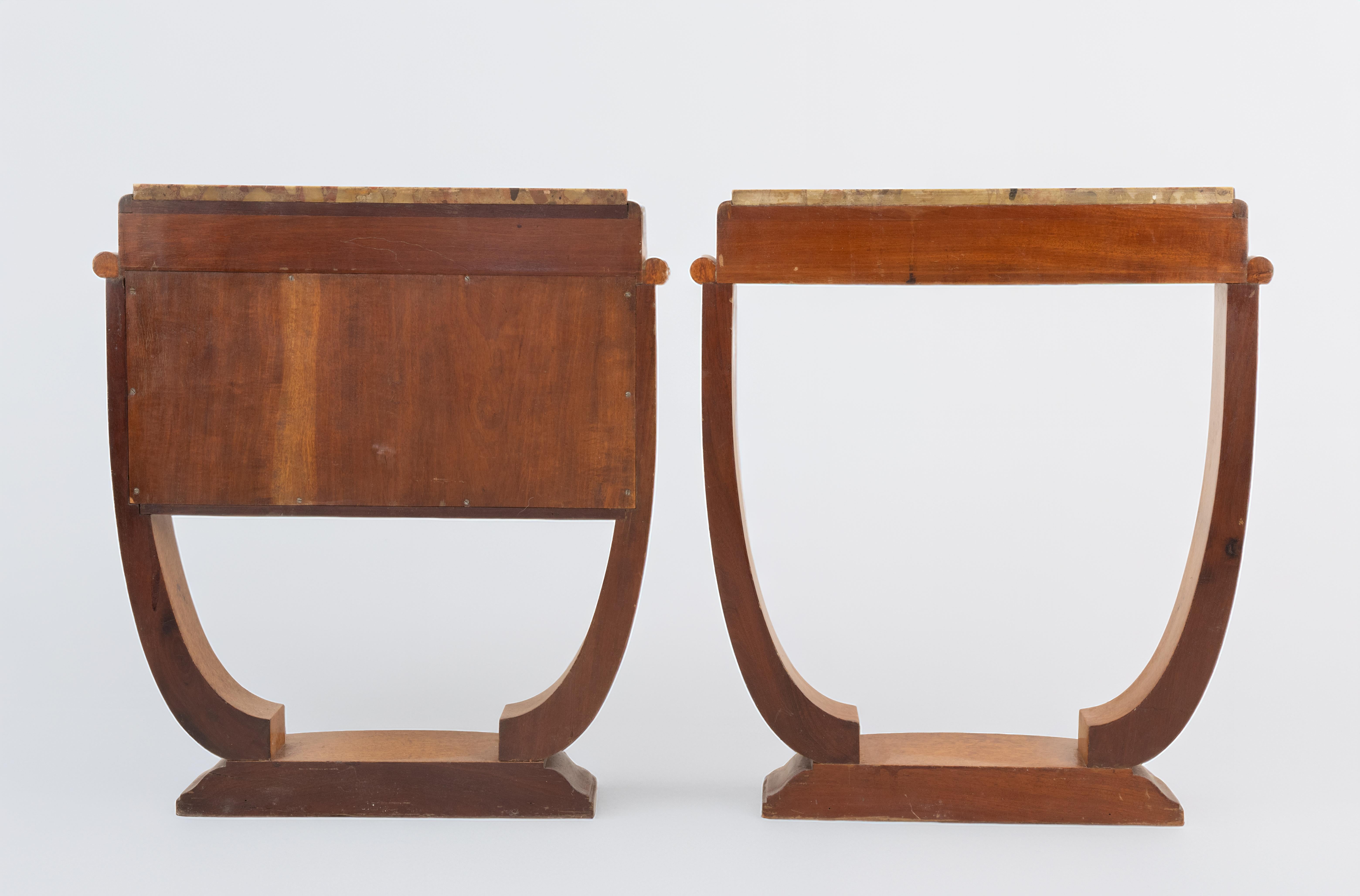 Laqué Paire de tables de chevet Art Déco par Jules Leleu en vente