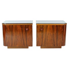 Paire de tables de chevet Art déco en noyer et verre noir, Tchécoslovaquie, années 1940