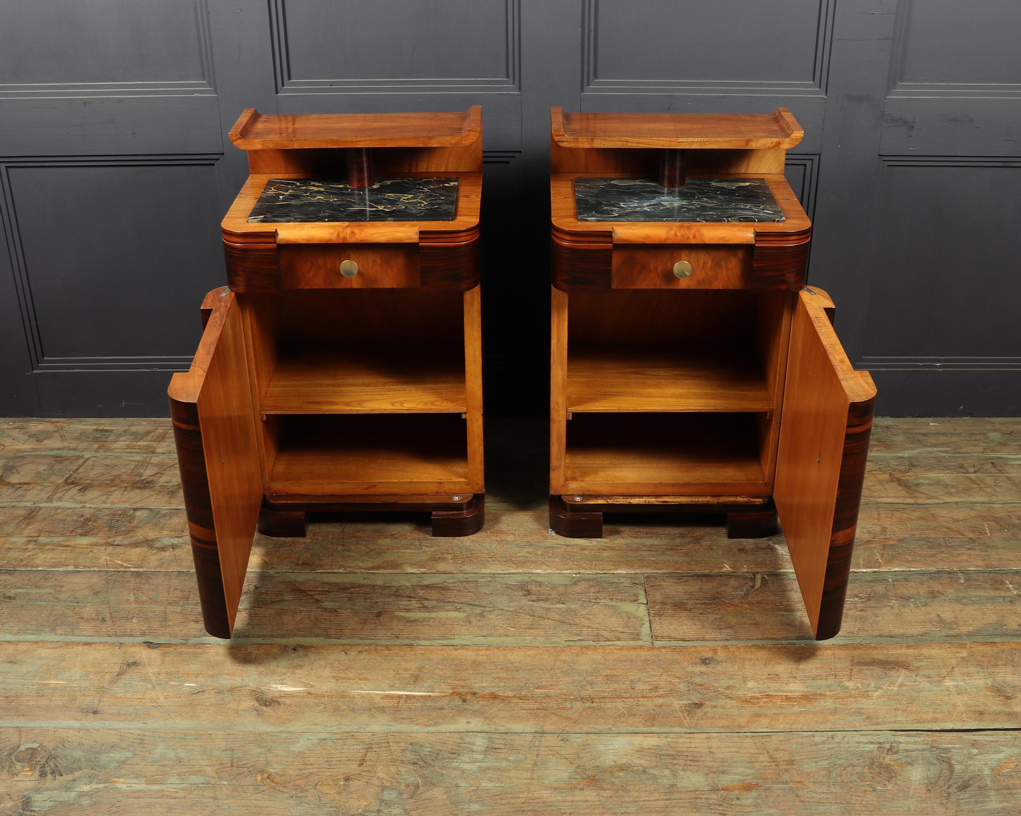 Walnut Pair of Art Deco Bedsides Cabinets