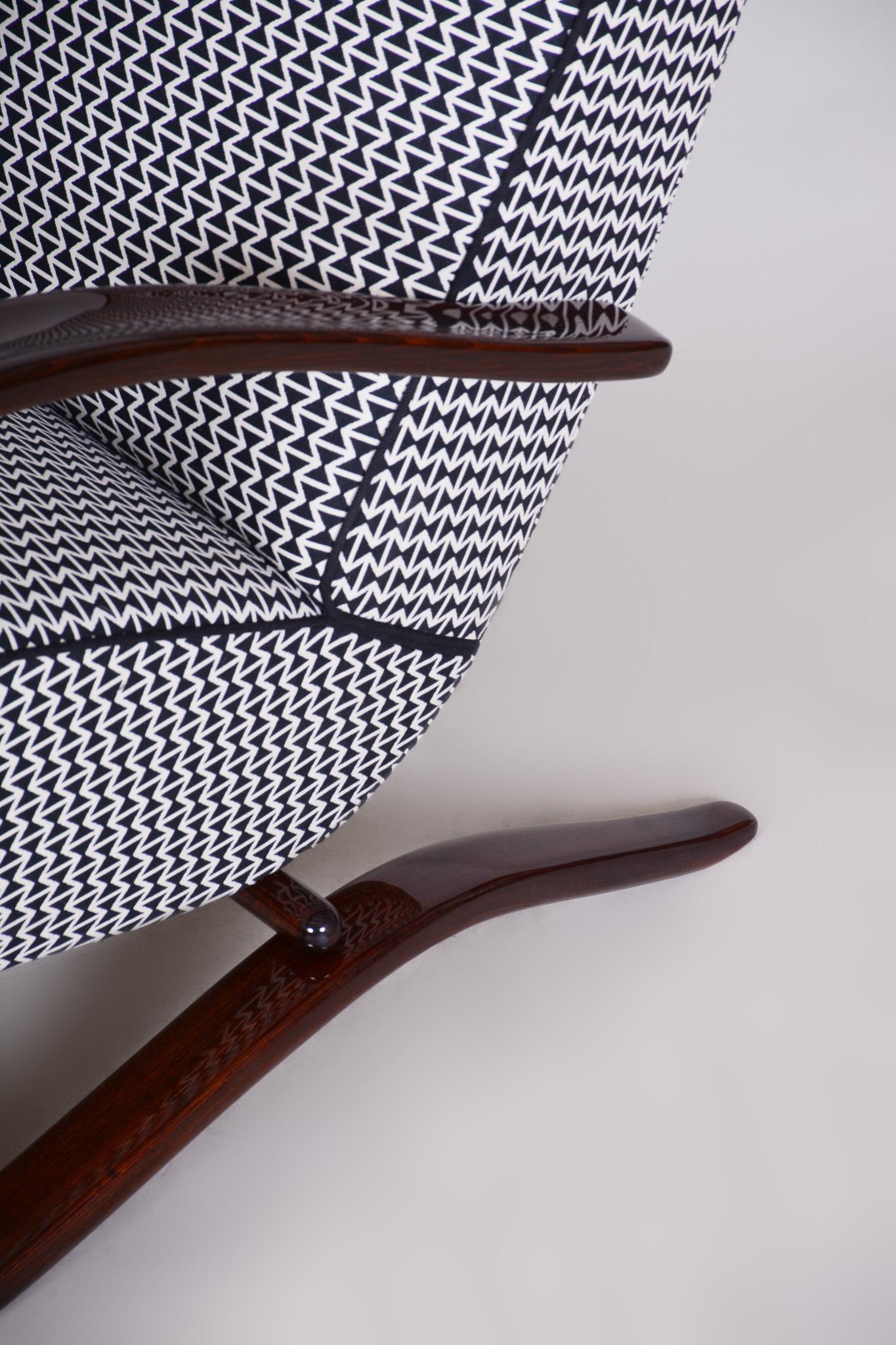 Paar Art-Déco-Sessel aus Buche H-269 Tschechoslowakei, Jindrich Halabala, 1930er Jahre (Stoff) im Angebot