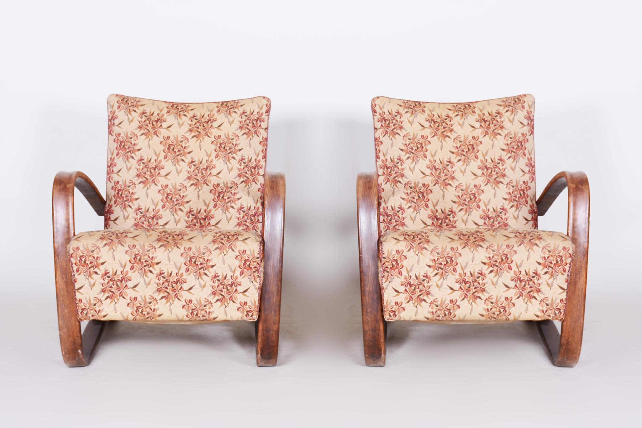Pair of Art Deco armchairs. Product number H-269.
United Arts & Crafts manufacture. Designed by Jindrich Halabala.
Original very well preserved condition.
Material: Beech
Period: 1930-1939
Source: Czechoslovakia.