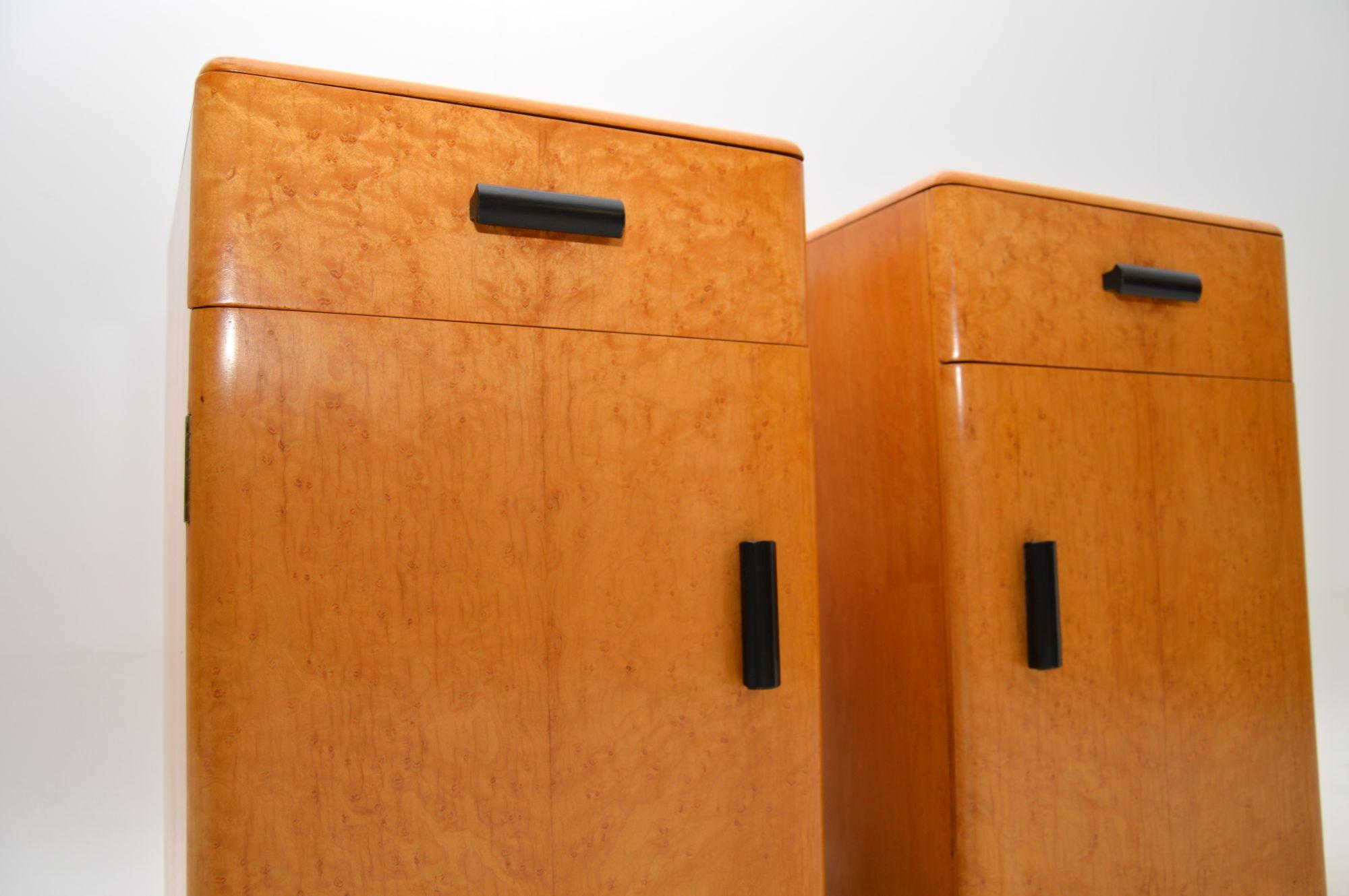 Birdseye Maple Pair of Art Deco Birds Eye Maple Bedside Cabinets For Sale