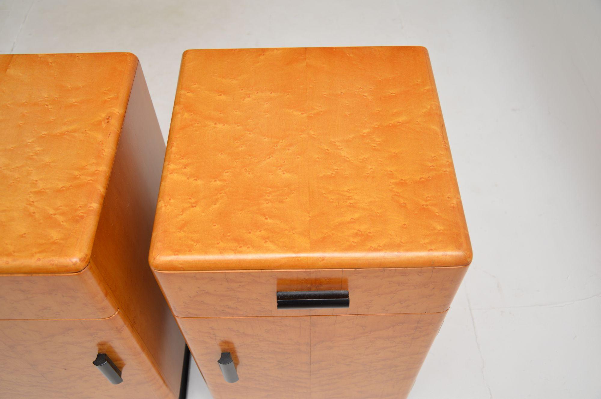 Pair of Art Deco Birds Eye Maple Bedside Cabinets For Sale 3