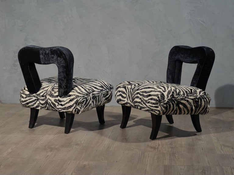Early 20th Century Pair of Art Deco Black and White Velvet French Armchairs, 1920 For Sale