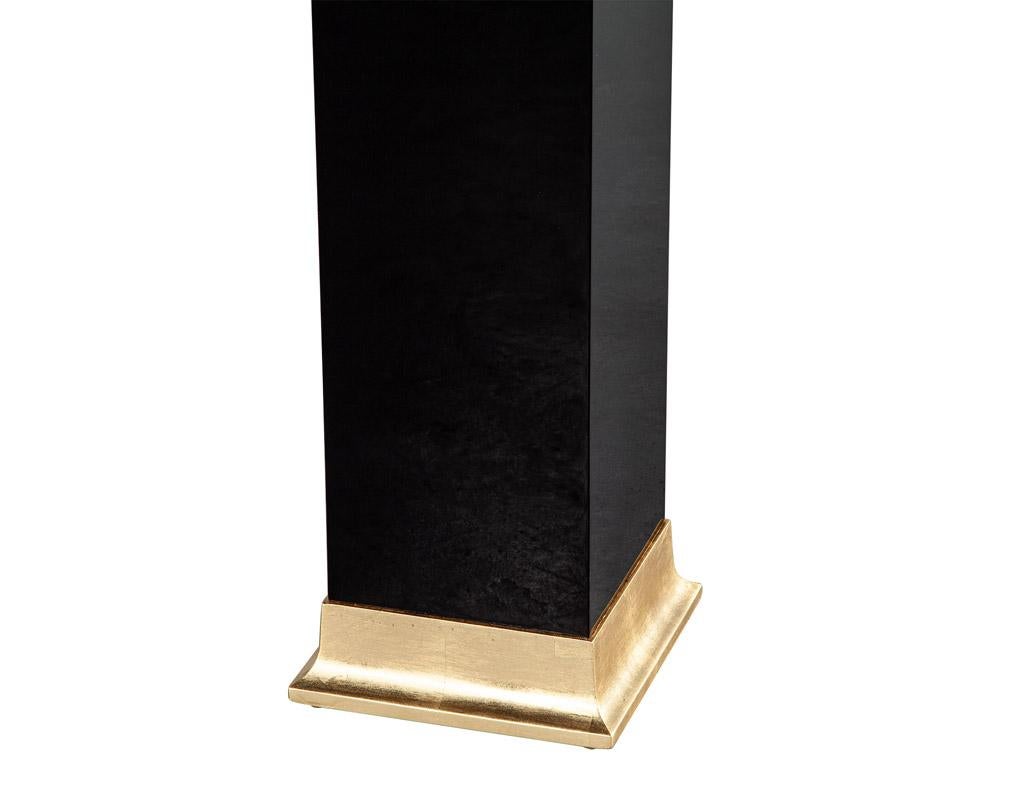 Paar schwarz lackierte Art Deco Pedestal Säulen im Angebot 1