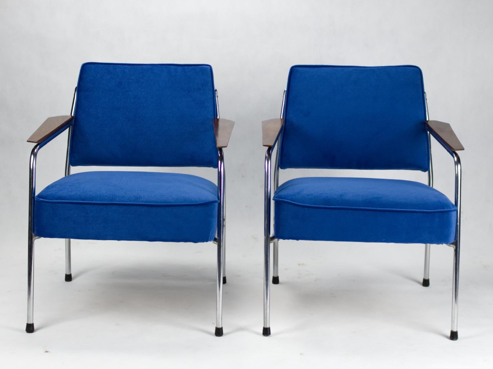 Bauhaus Pair of Art Deco Blue Tubular Steel Armchairs, New Upholstery, circa 1930