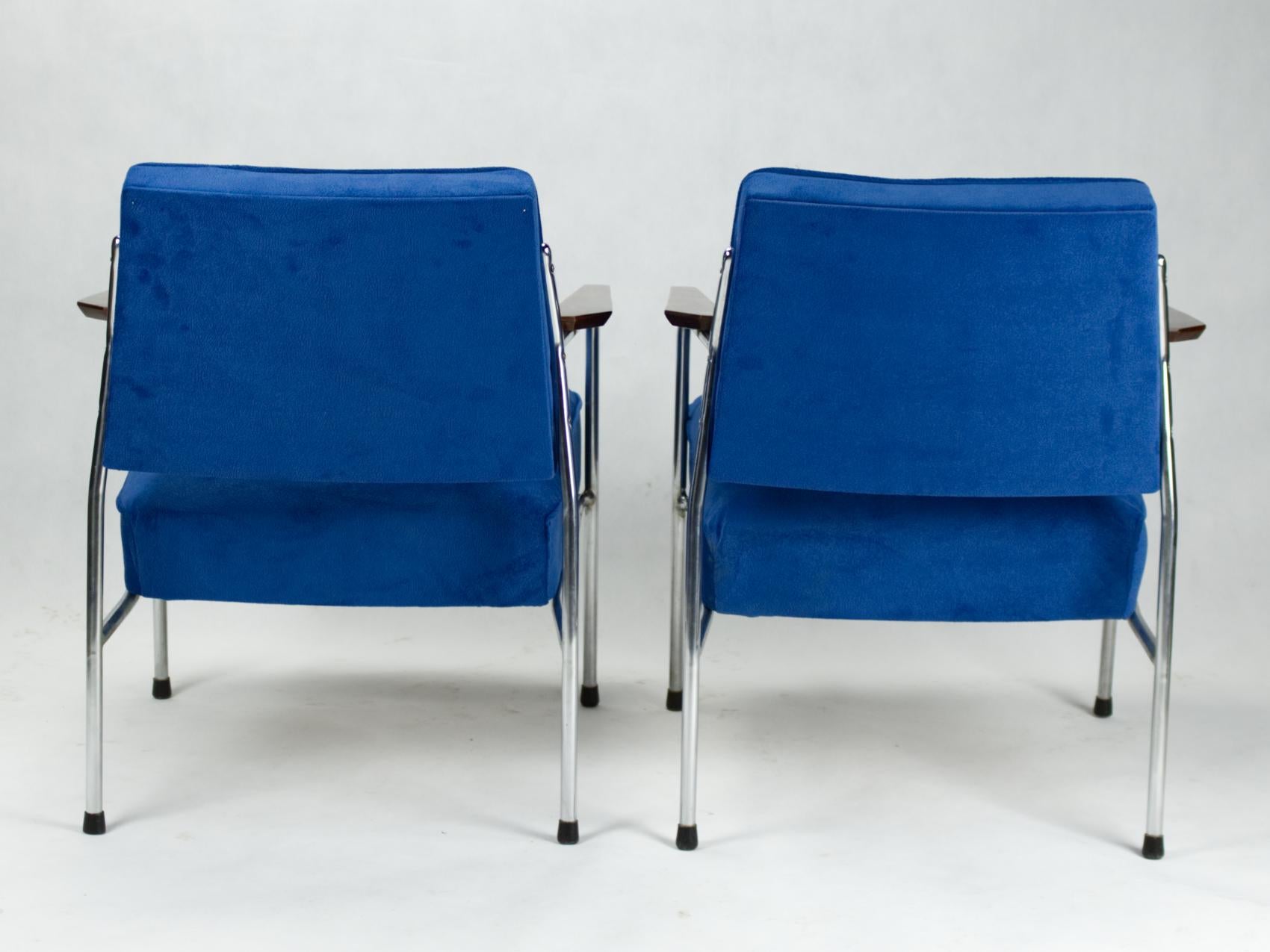 Czech Pair of Art Deco Blue Tubular Steel Armchairs, New Upholstery, circa 1930