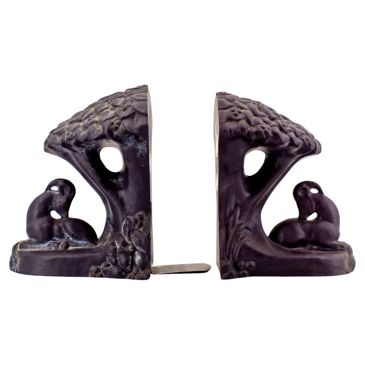 Pareja de sujetalibros Art Decó de Erling Olsen, Wedgwood, hacia 1935 en venta