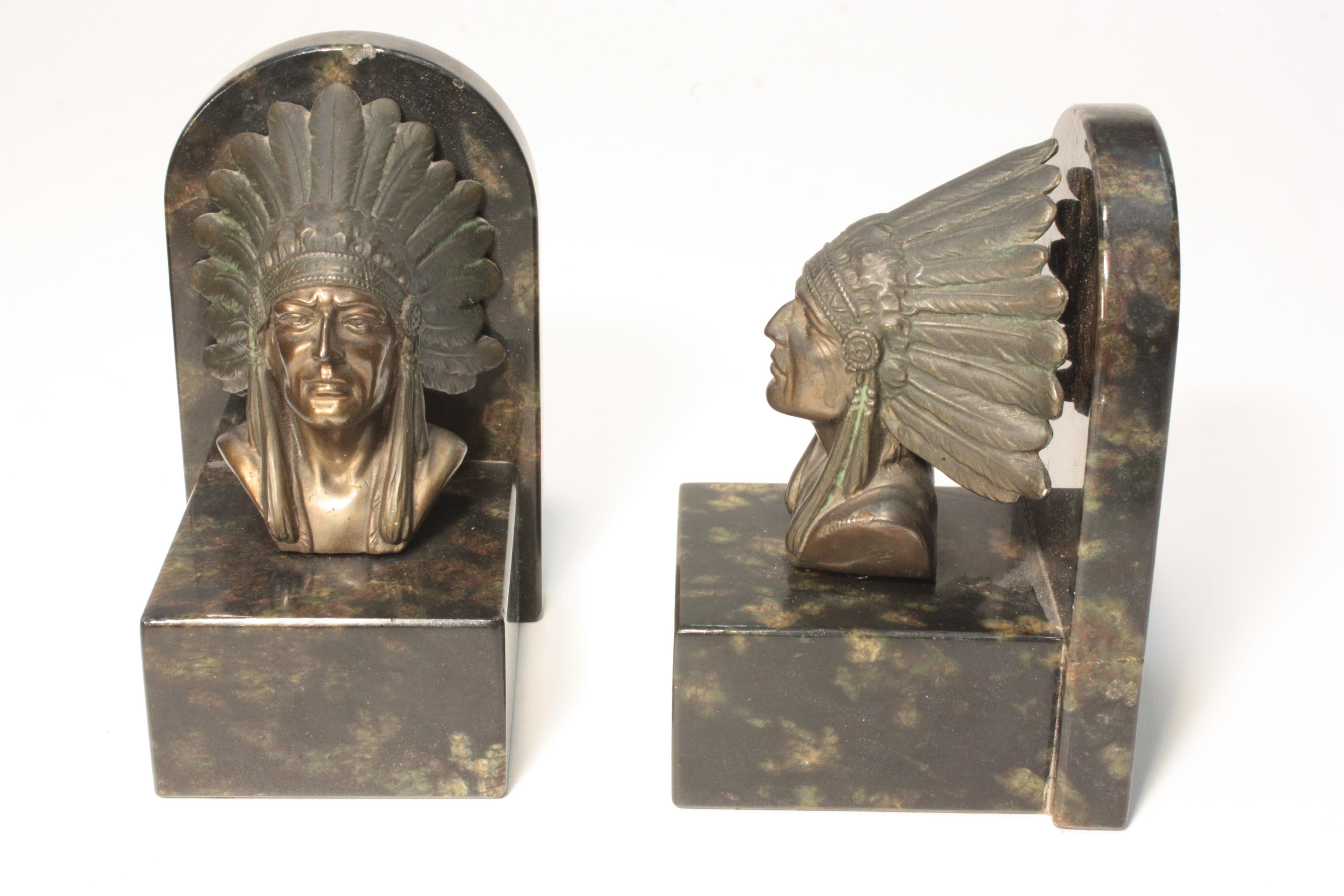 American Pair of Art Deco Bookends in Bronze and Marble, Modelled with Chieftains