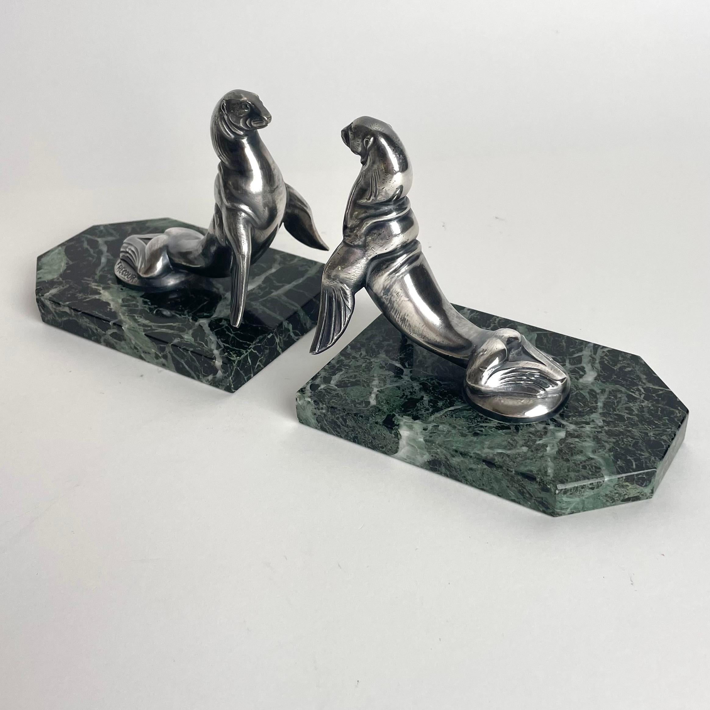Early 20th Century Pair of Art Deco bookends of Sea Lions by Maurice Frecourt. From the 1920s For Sale