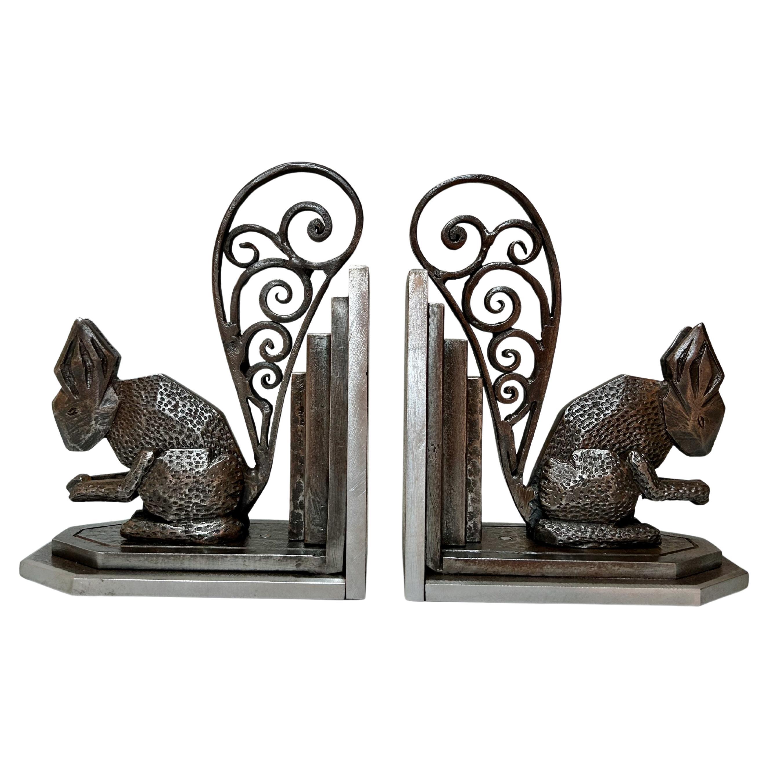 Paar Art Deco Buchstützen Signiert P. Kiss im Angebot