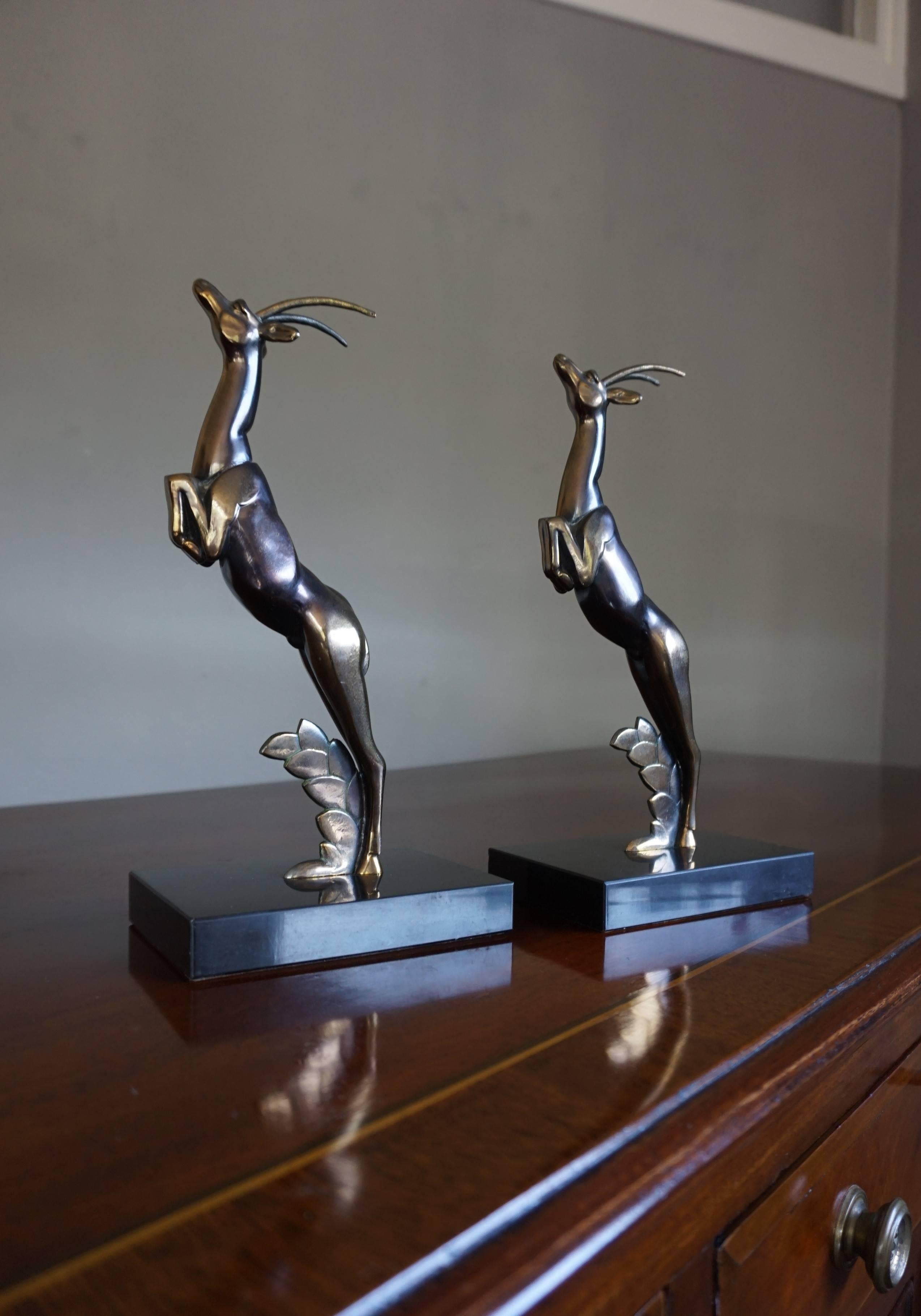 Pair of Art Deco Bookends with Brass Jumping Deer Sculptures on Marble Base For Sale 3
