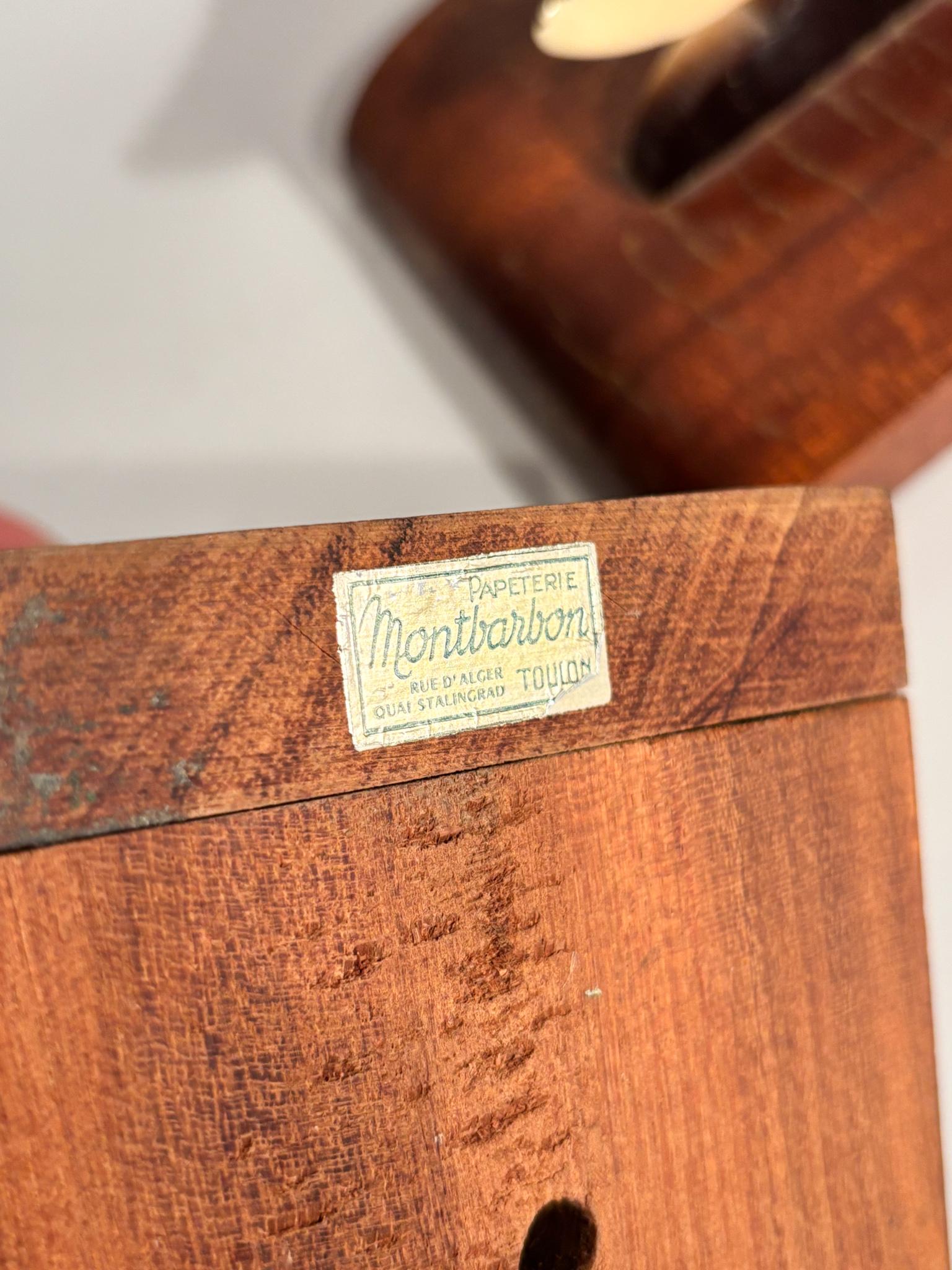 Coppia di reggilibri Art Déco con colombe in legno e resina degli anni '30 in vendita 7