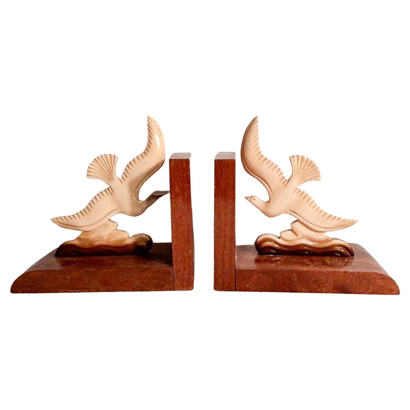 Pair of Art Deco Bookends with Doves in Wood and Resin from the 1930s