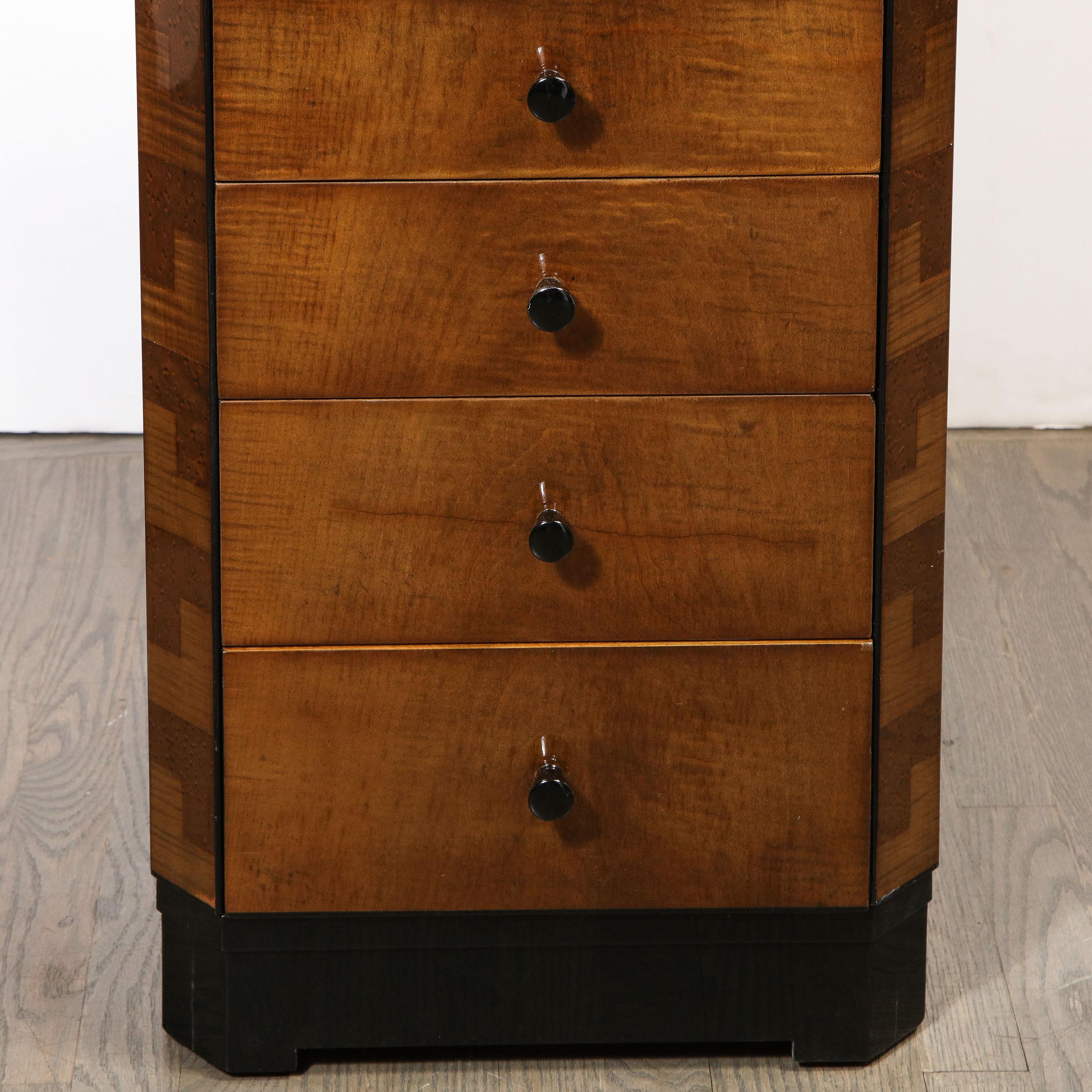 Pair of Art Deco Bookmatched Amboyna & Burled Elm Nightstands with Cubist Detail In Excellent Condition In New York, NY