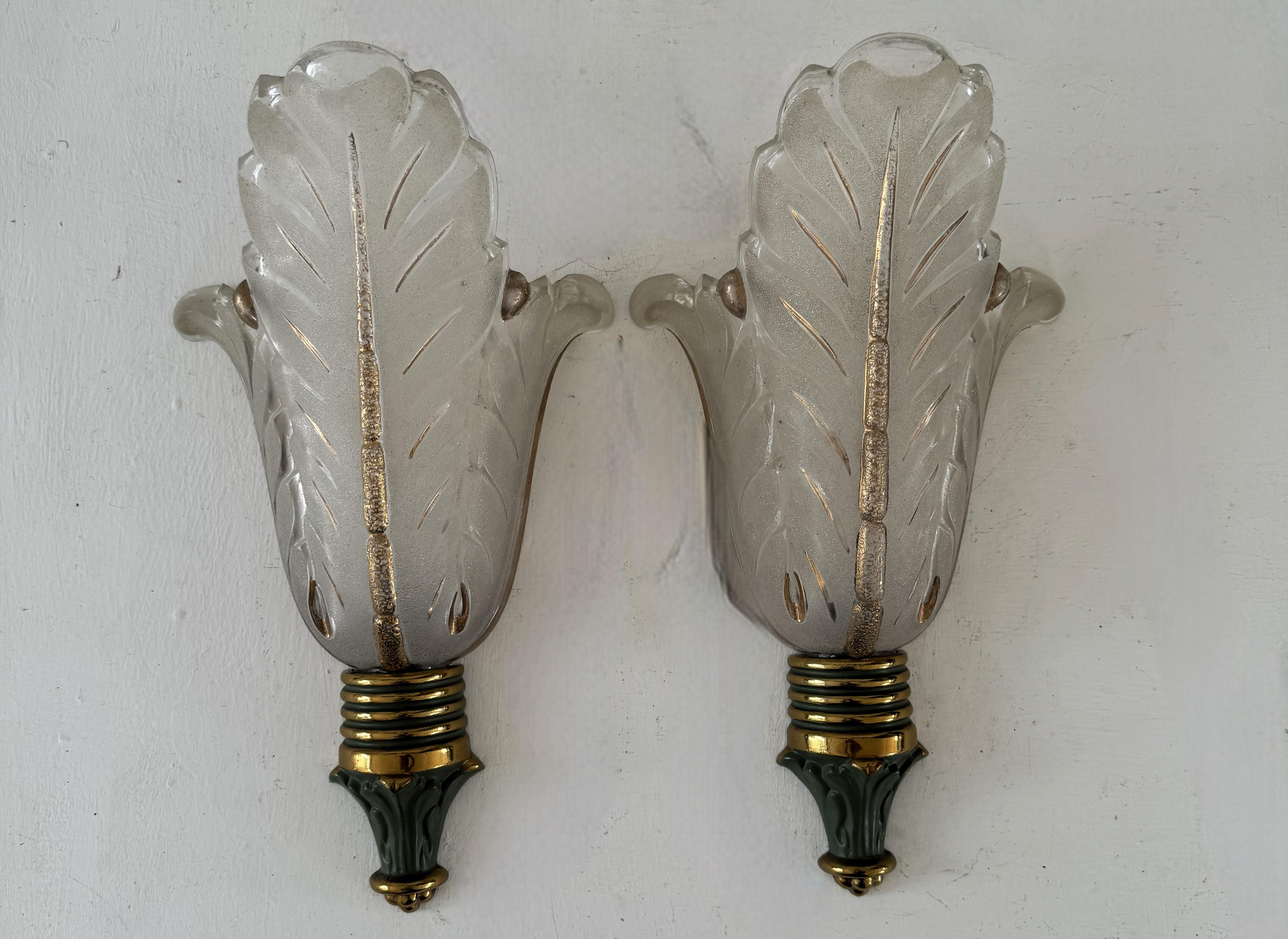 Coppia di lampade Art Deco in ottone e vetro di Ezan, Francia, circa anni '40 in vendita 1