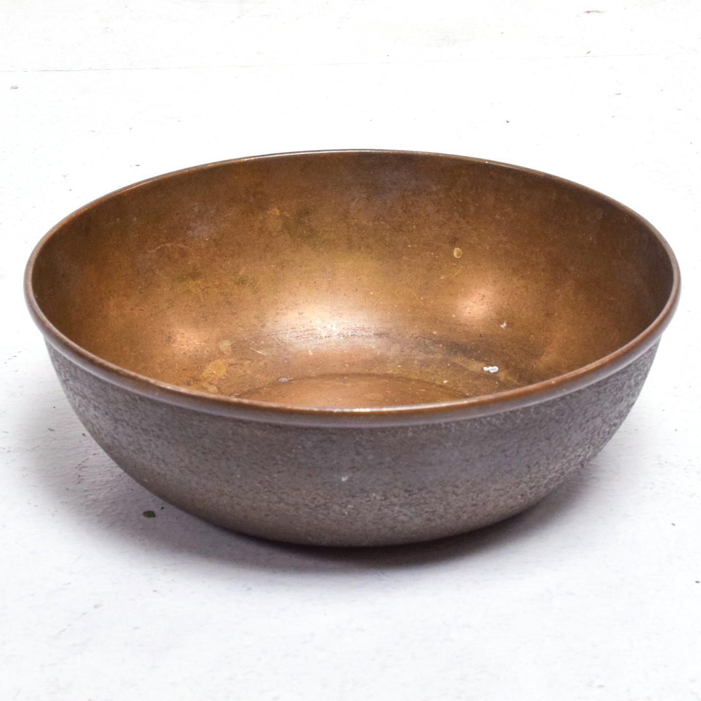 Early 20th Century Pair of Art Deco Brass Bowls