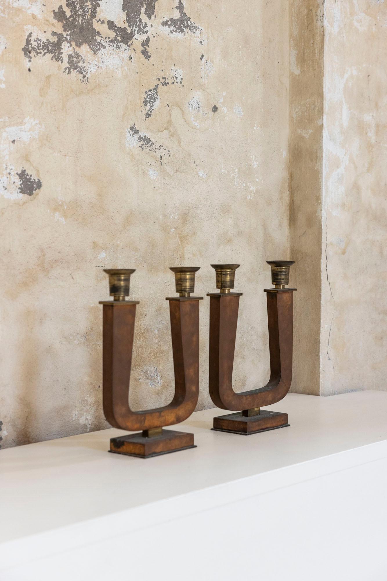 Mid-20th Century Pair of Art Deco Brass Candelabra, Italy 1930 For Sale