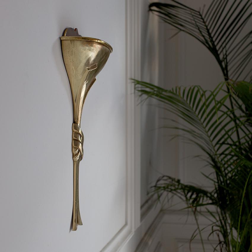 Art Déco Coppia di lampade da parete a stelo annodato in ottone Art Deco in vendita