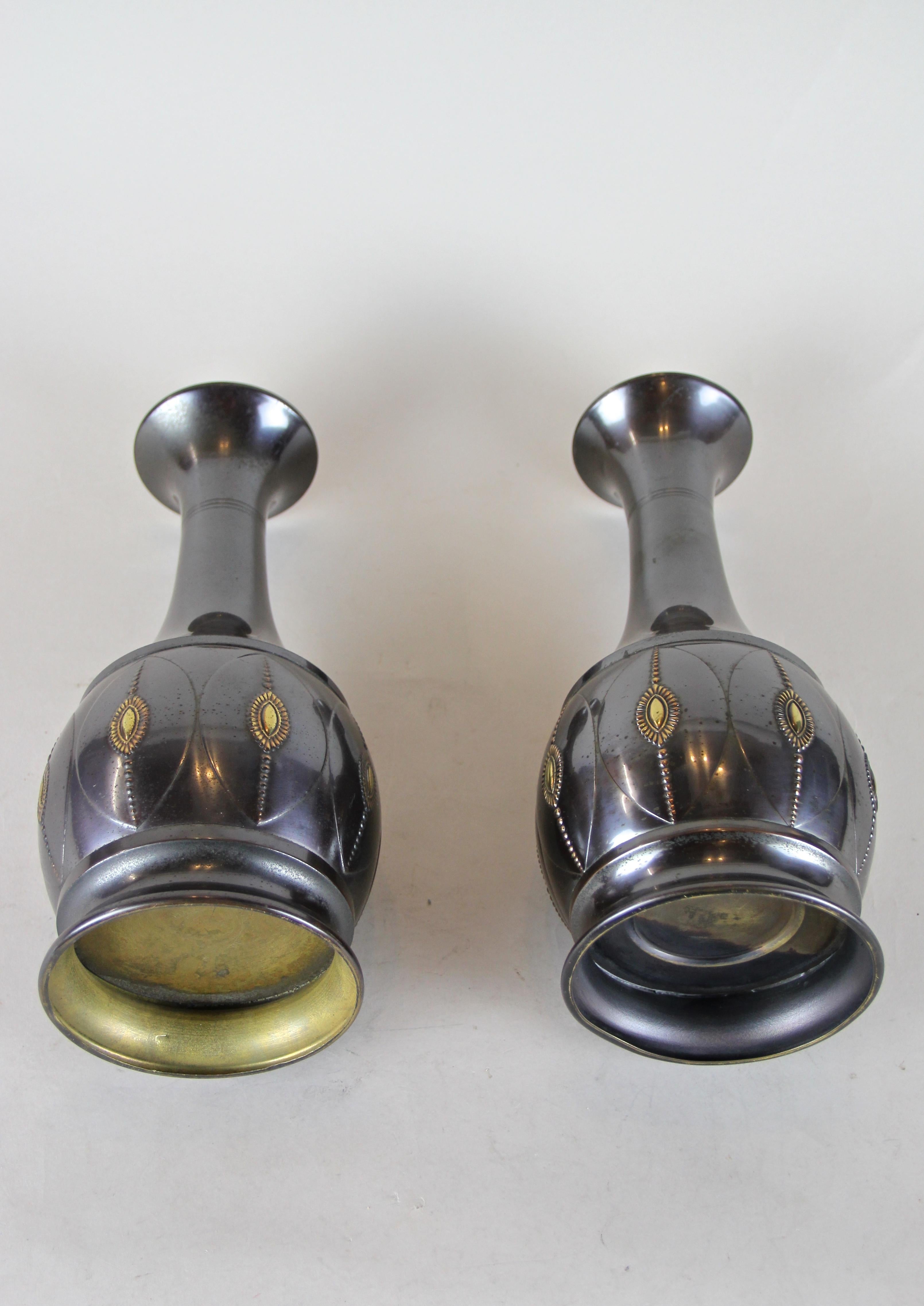Pair of Art Deco Brass Vases by KMD, Netherlands, circa 1920 In Good Condition In Lichtenberg, AT